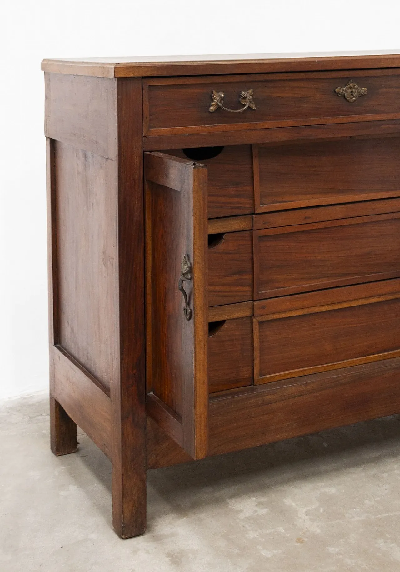 Walnut wood dresser, early 20th century 6
