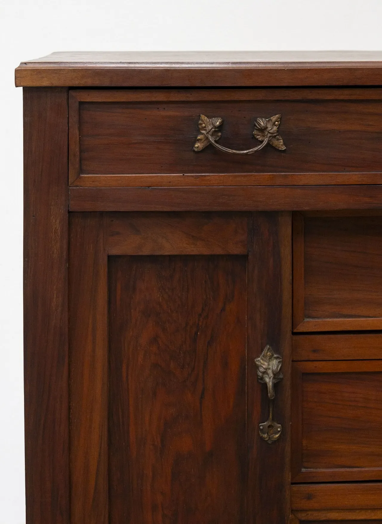 Walnut wood dresser, early 20th century 11