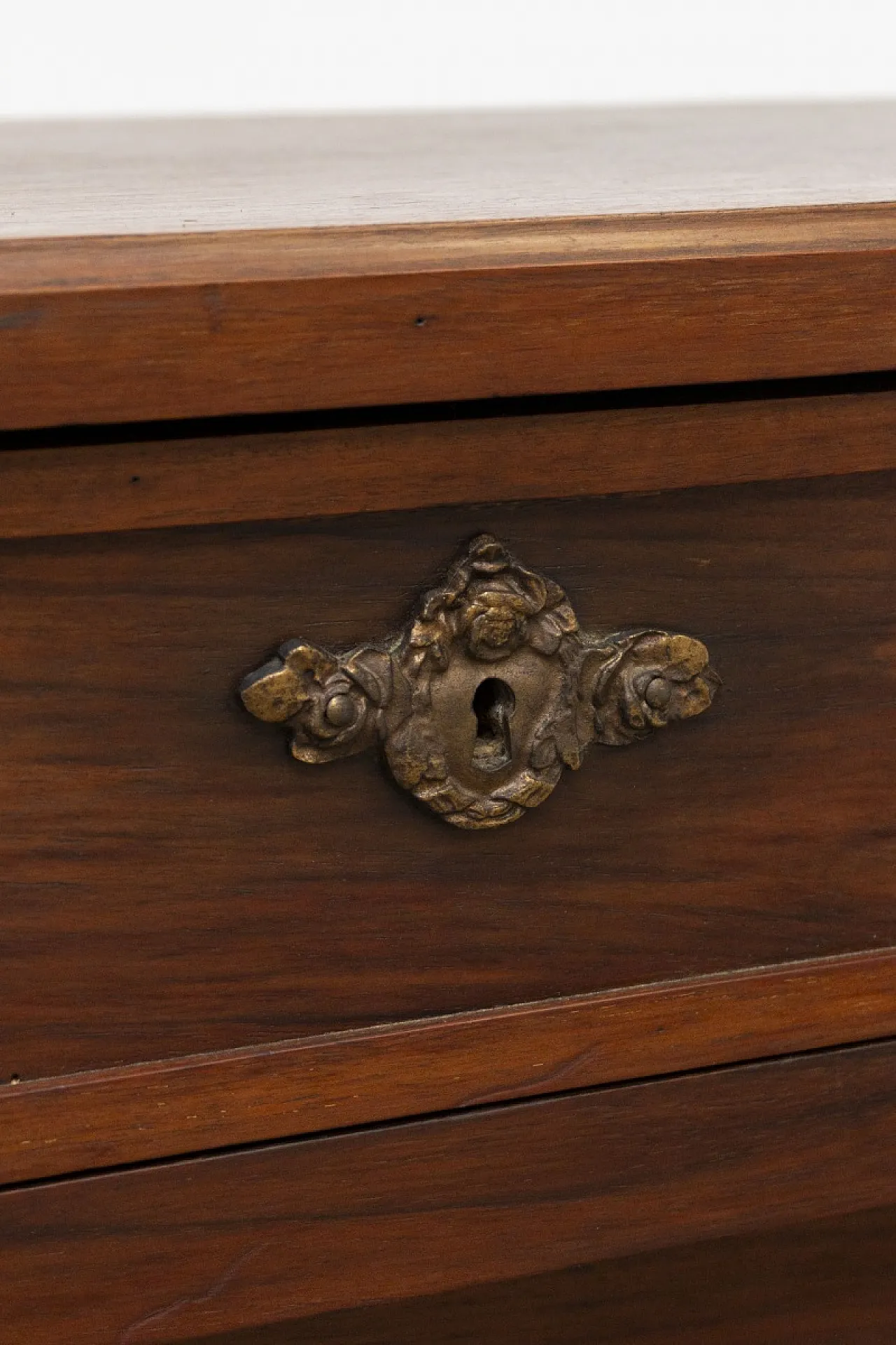 Walnut wood dresser, early 20th century 12