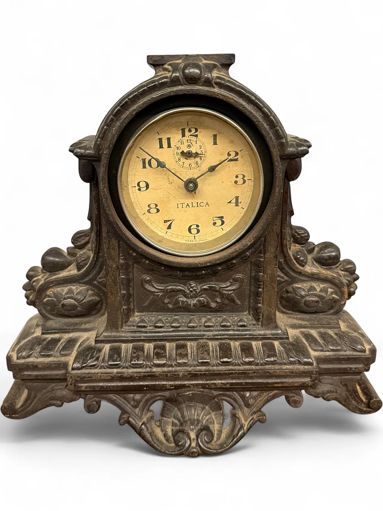 Mantel clock in cast iron, 1940s 13