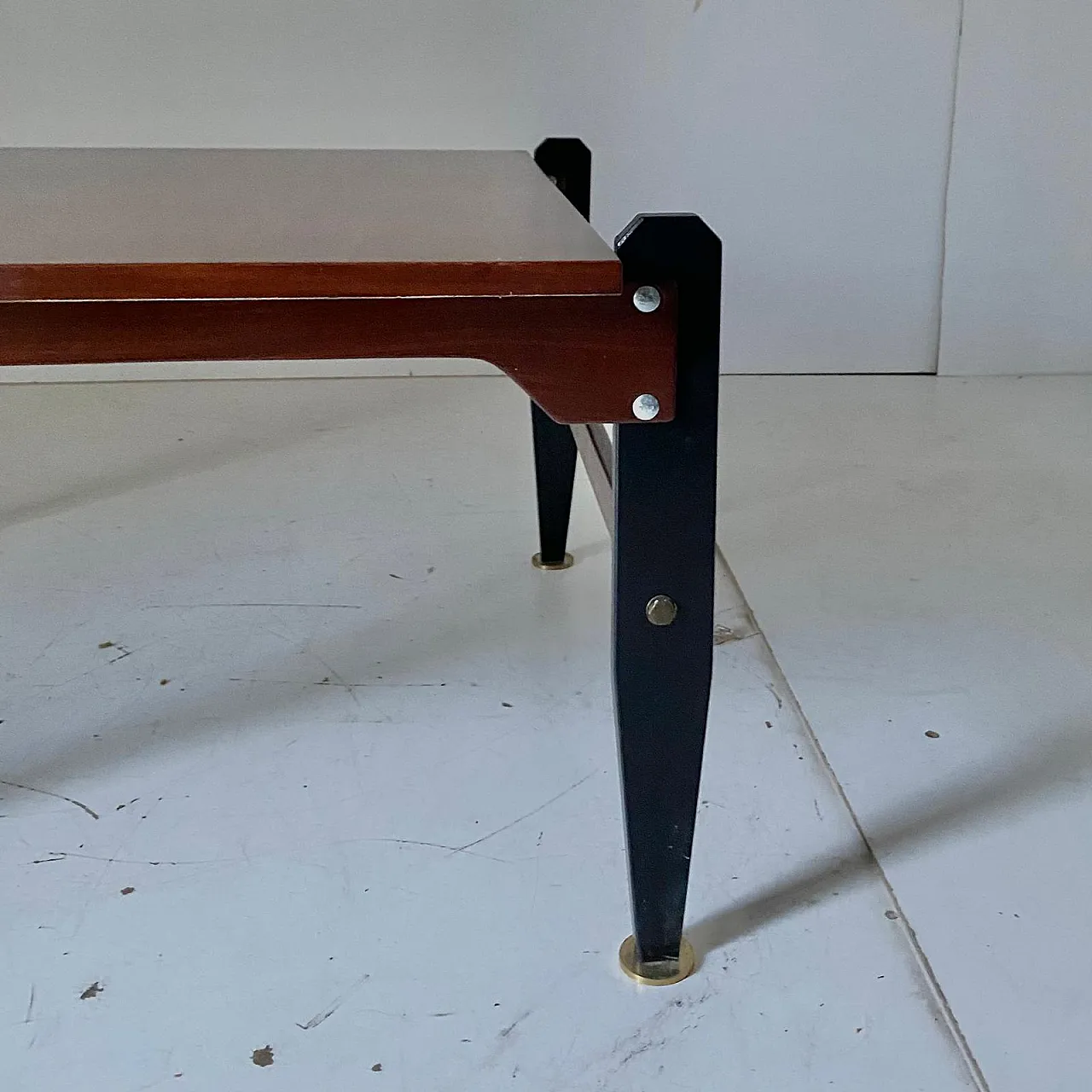 Tavolino in stile scandinavo con top in Mogano, anni '50 10