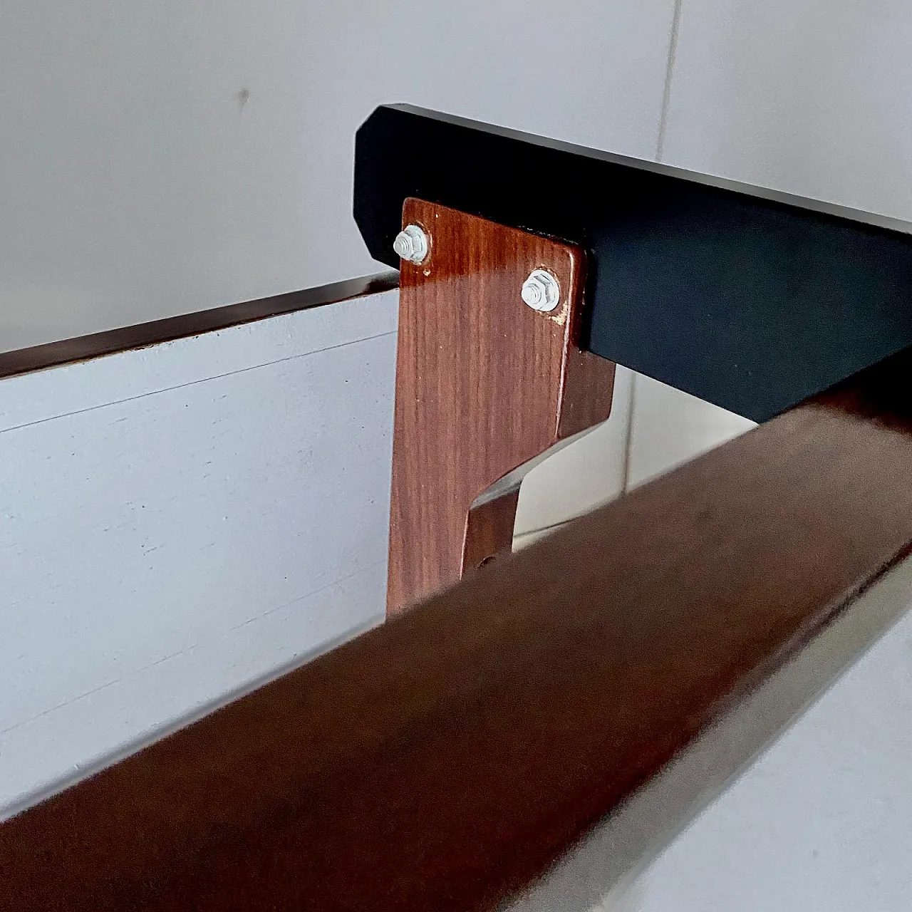 Tavolino in stile scandinavo con top in Mogano, anni '50 11