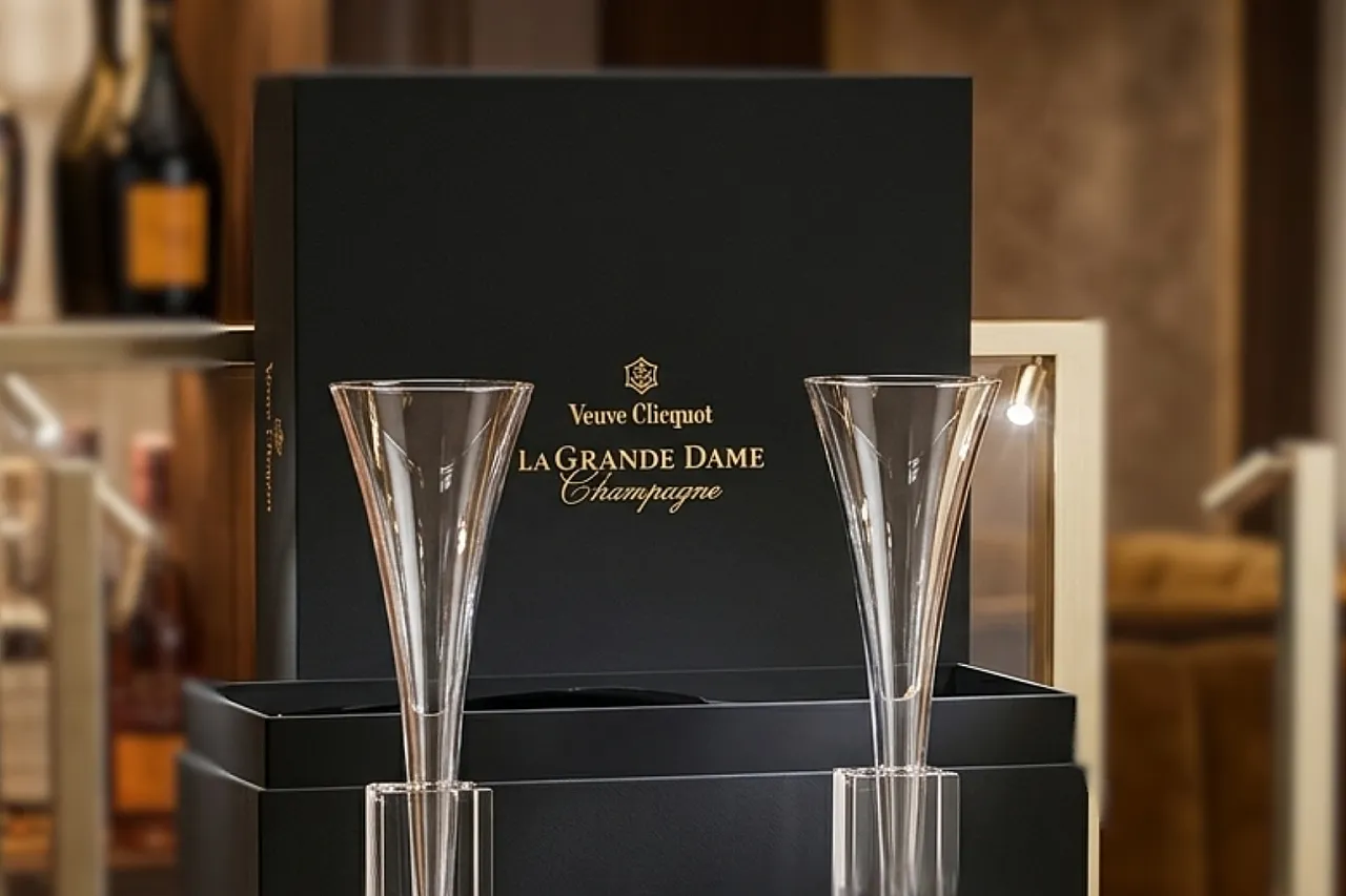 Pair of Veuve Clicquot La Grande Dame Champagne Glasses, 2000s 2