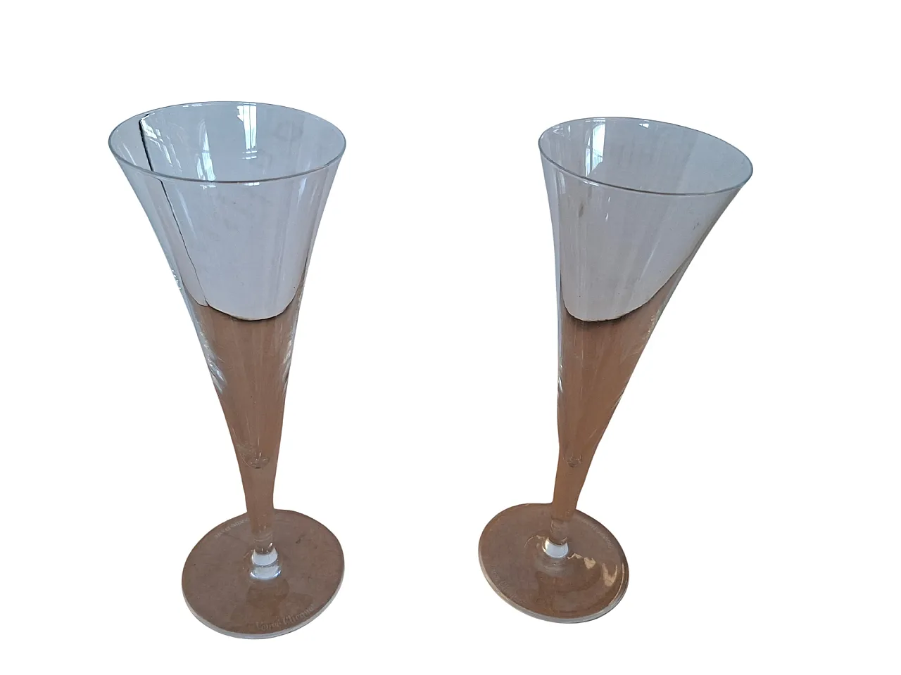 Pair of Veuve Clicquot La Grande Dame Champagne Glasses, 2000s 7