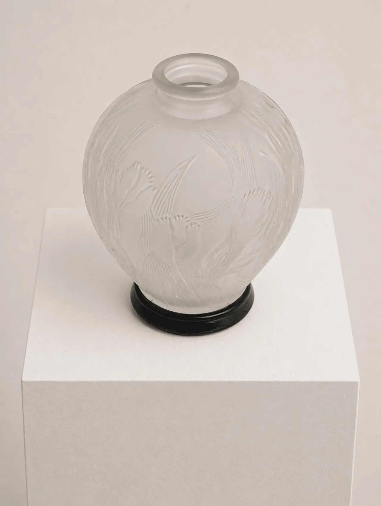 Vaso francese anni ’60 in vetro stile Lalique 7