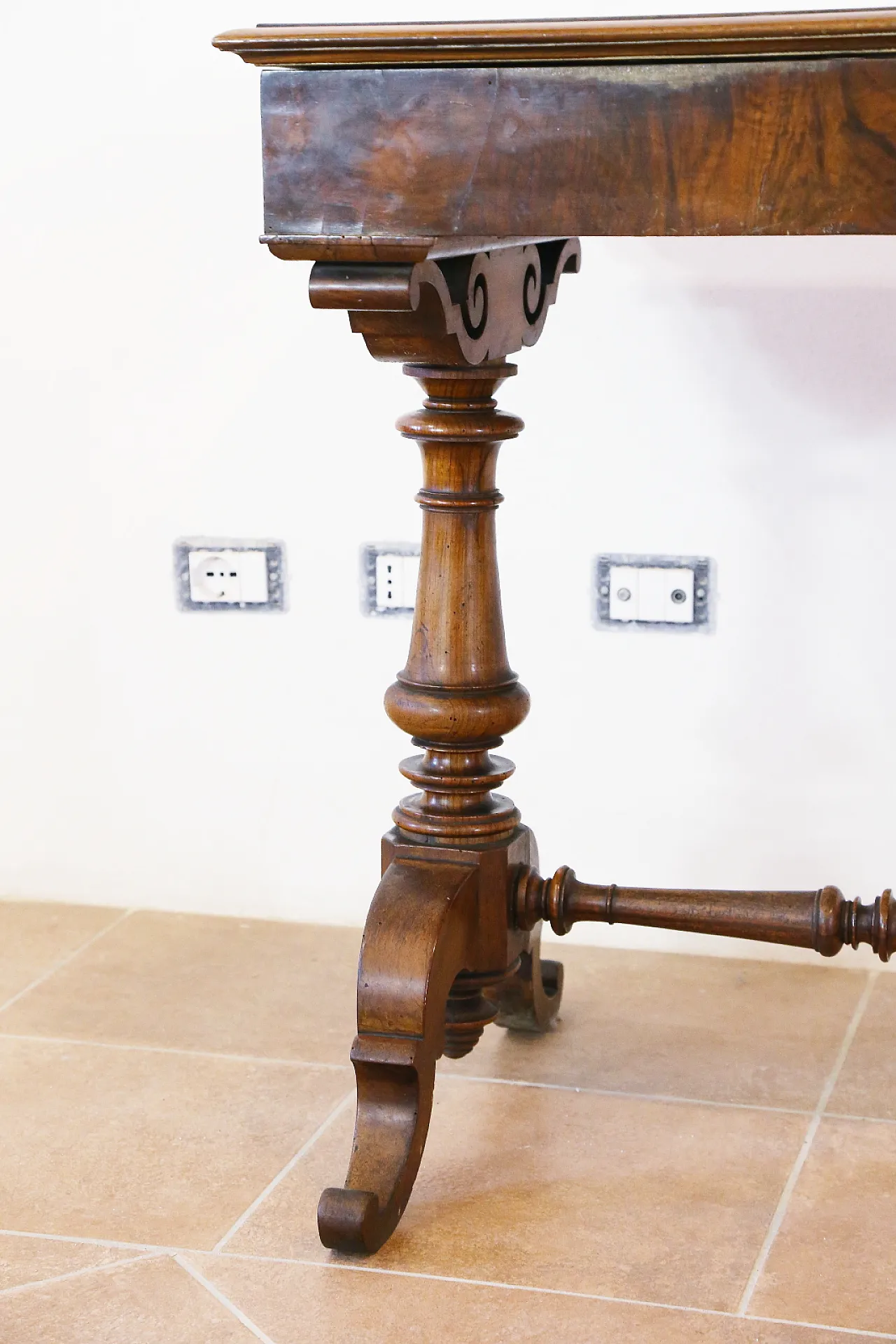 Tavolo toeletta umbertino noce torciglione, '800 9