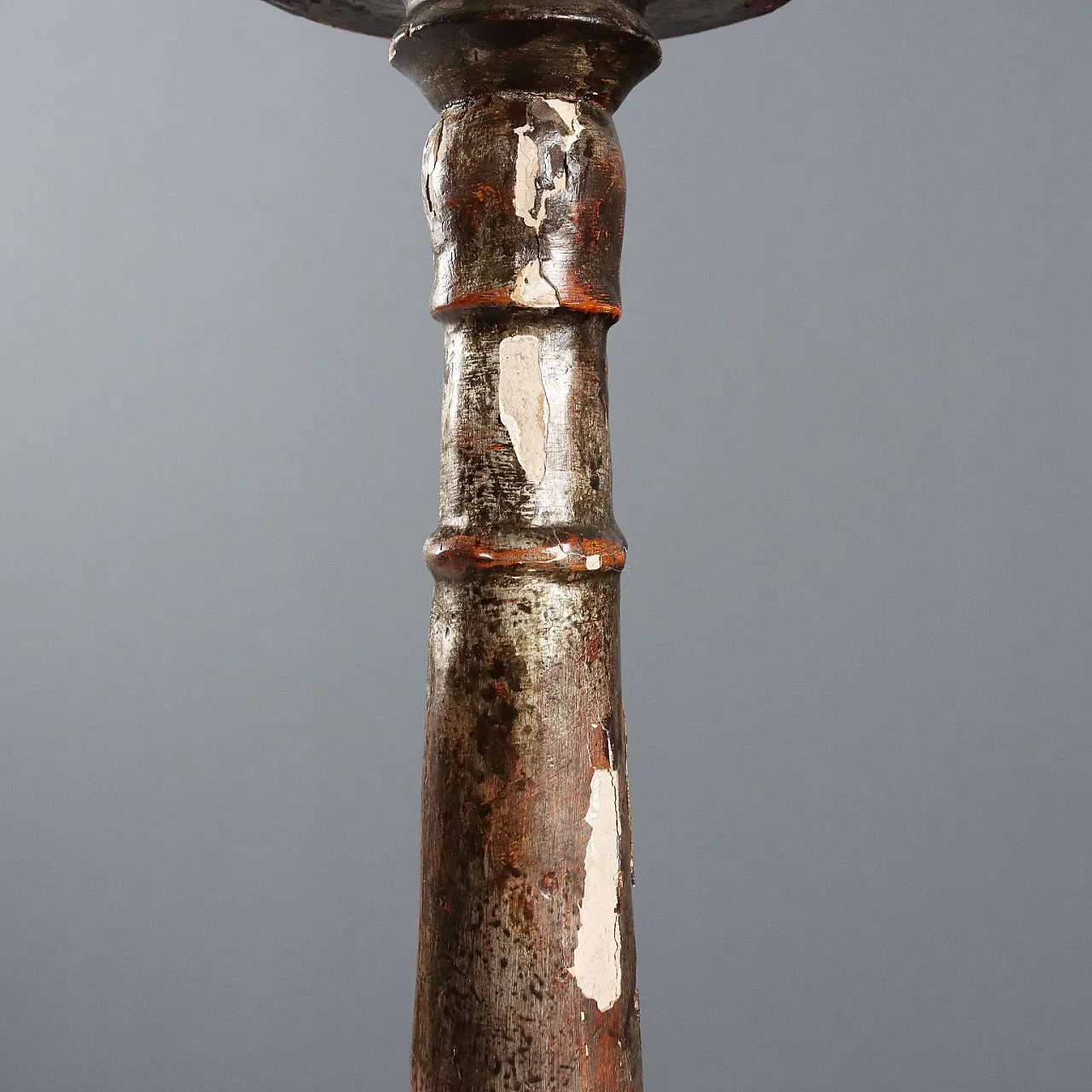 Torchere in turned wood and leaf carvings, 19th century 6