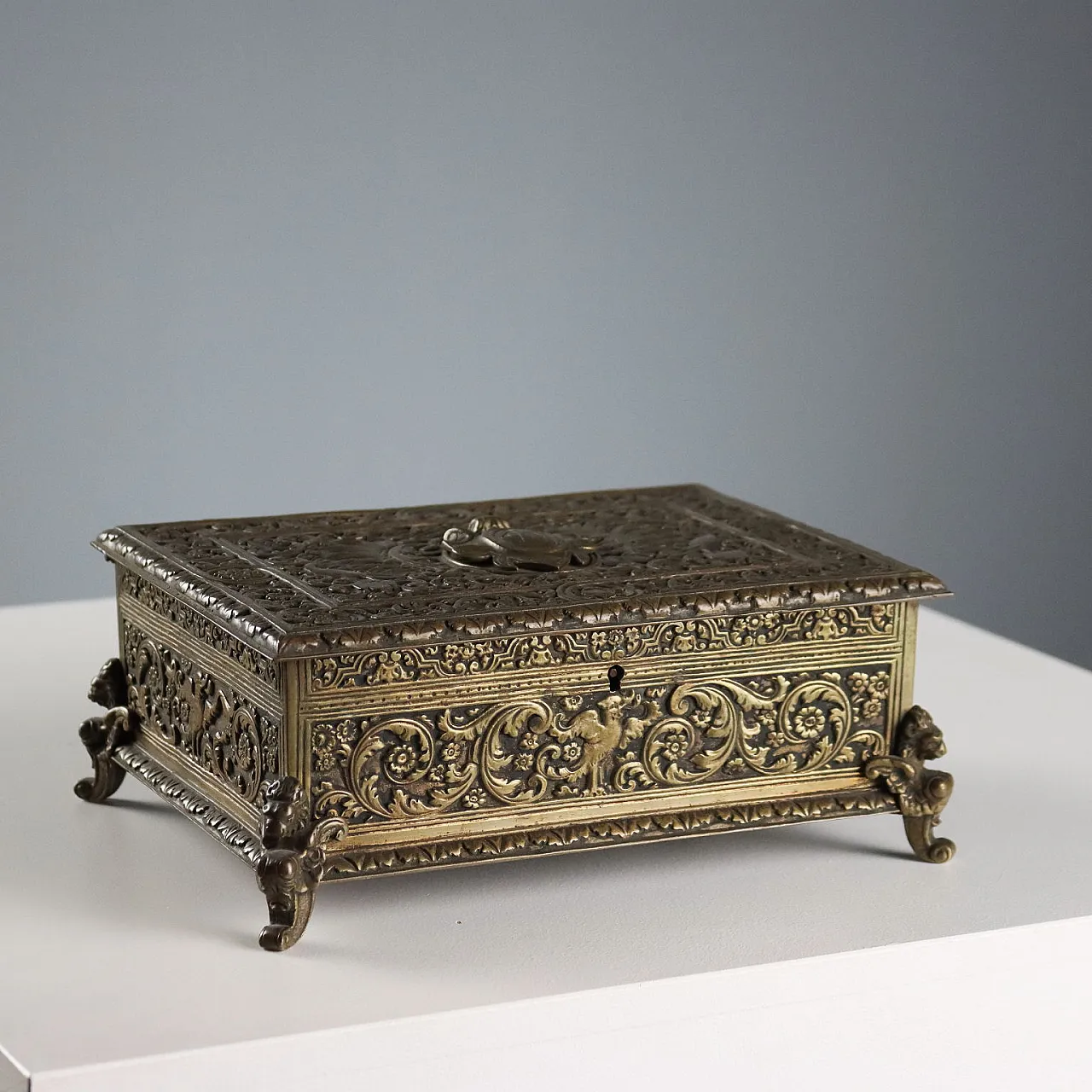 Chiseled bronze casket, 20th century 1