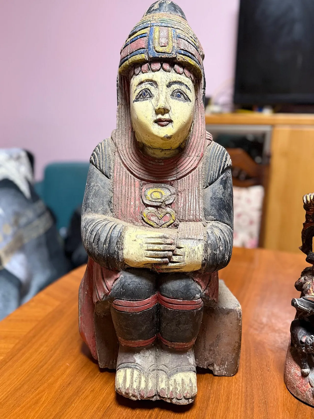 Figura seduta egiziana in legno policromo, '600 5