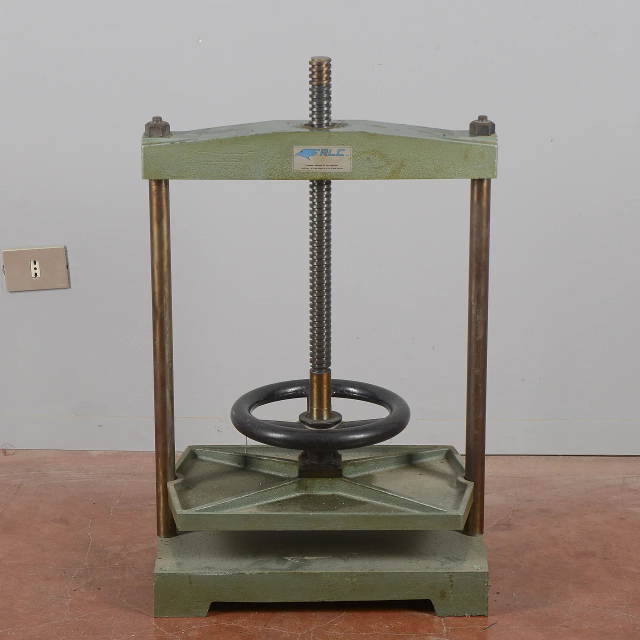 Professional impact press, 20th century 1