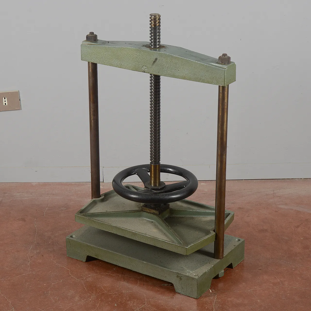 Professional impact press, 20th century 4