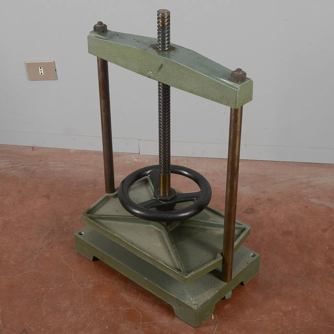 Professional impact press, 20th century 5