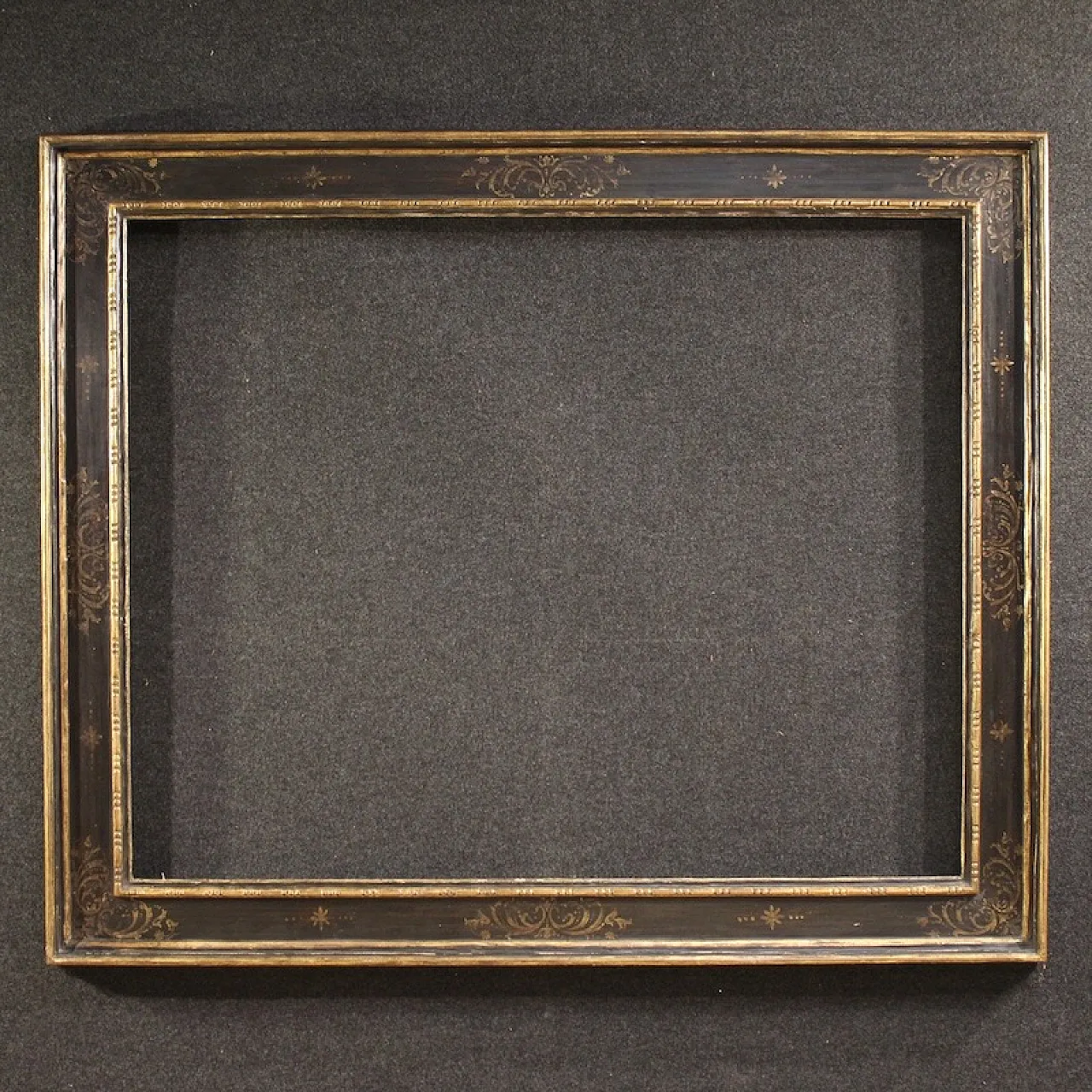 Tuscan lacquered, painted and gilded frame, 20th century 1
