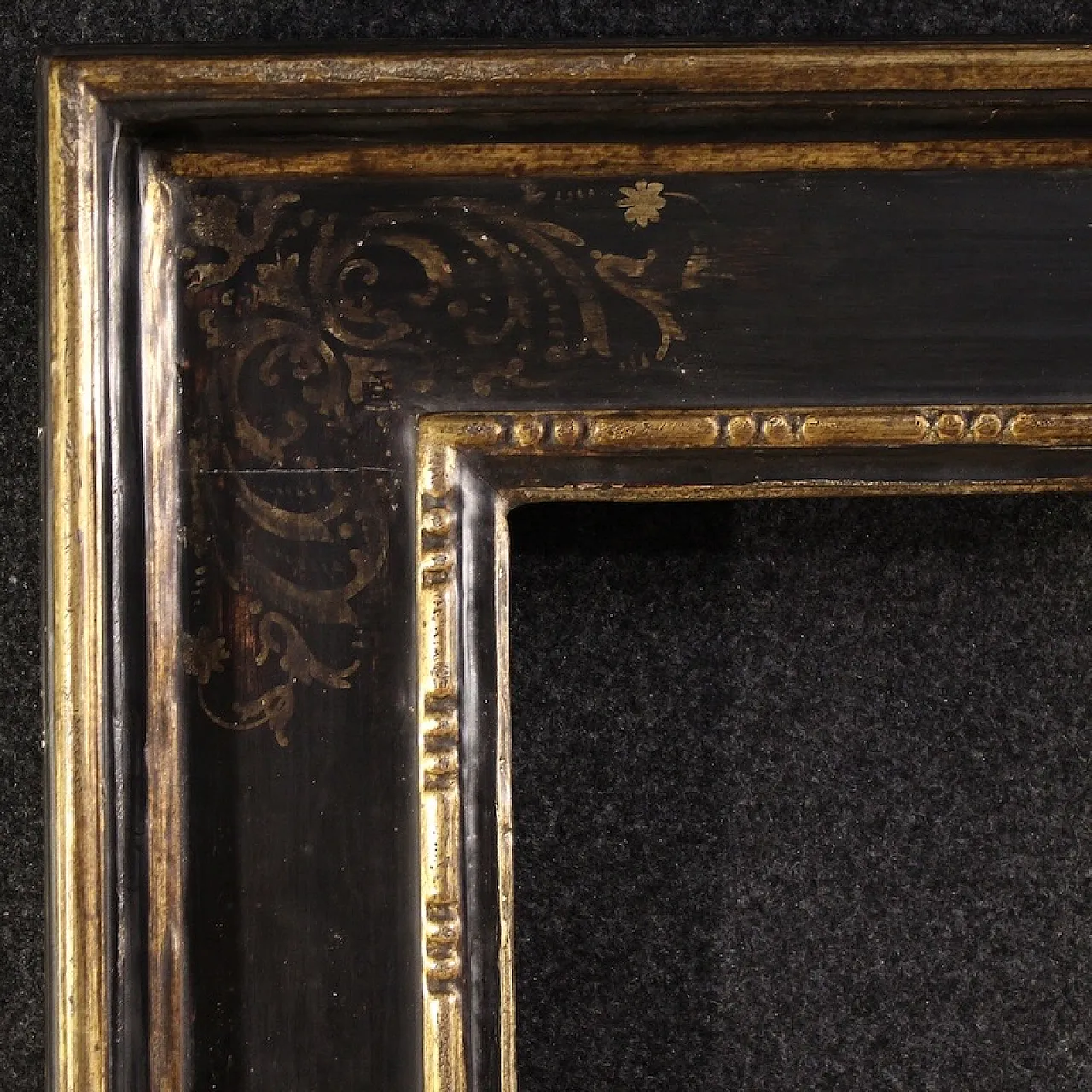 Tuscan lacquered, painted and gilded frame, 20th century 6