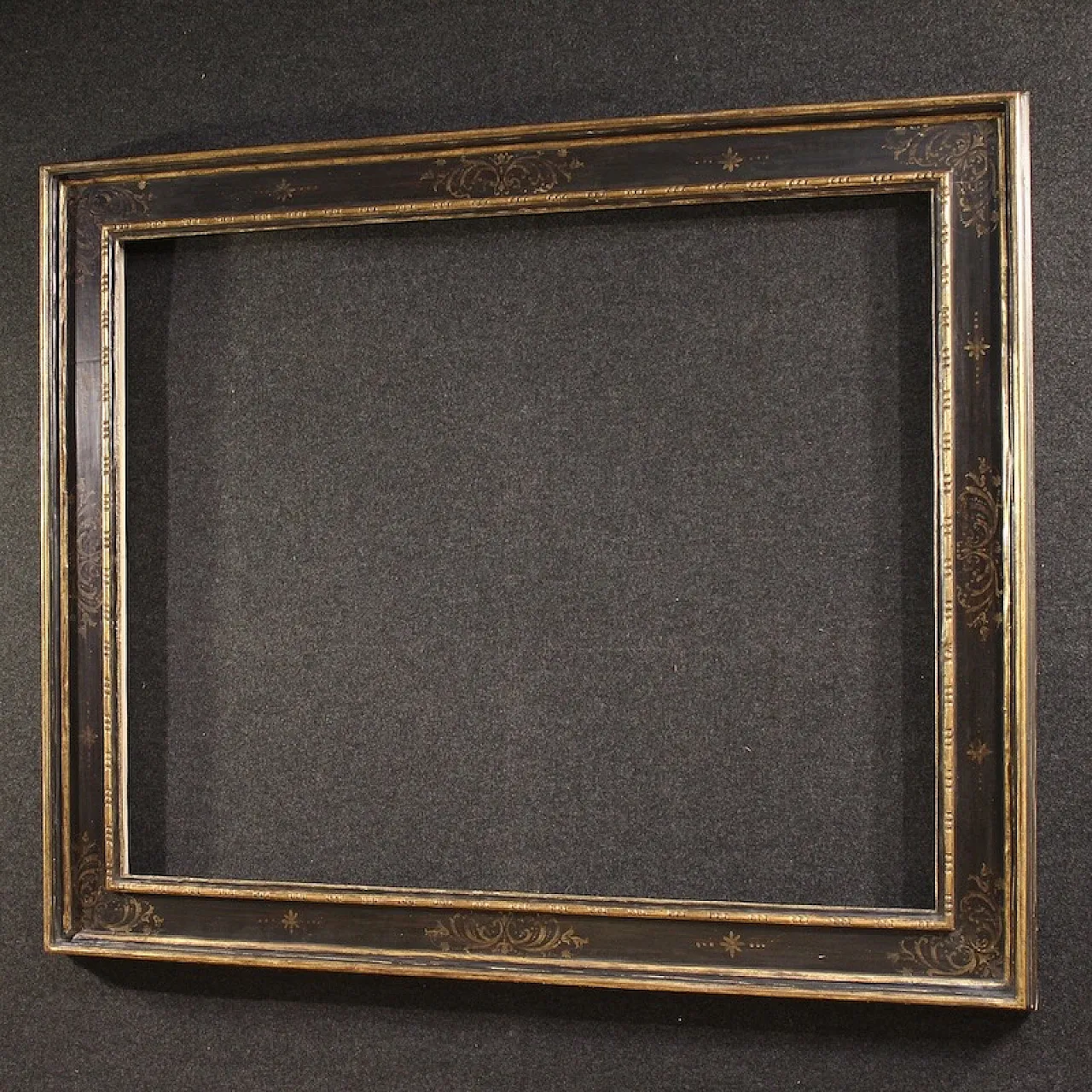 Tuscan lacquered, painted and gilded frame, 20th century 10