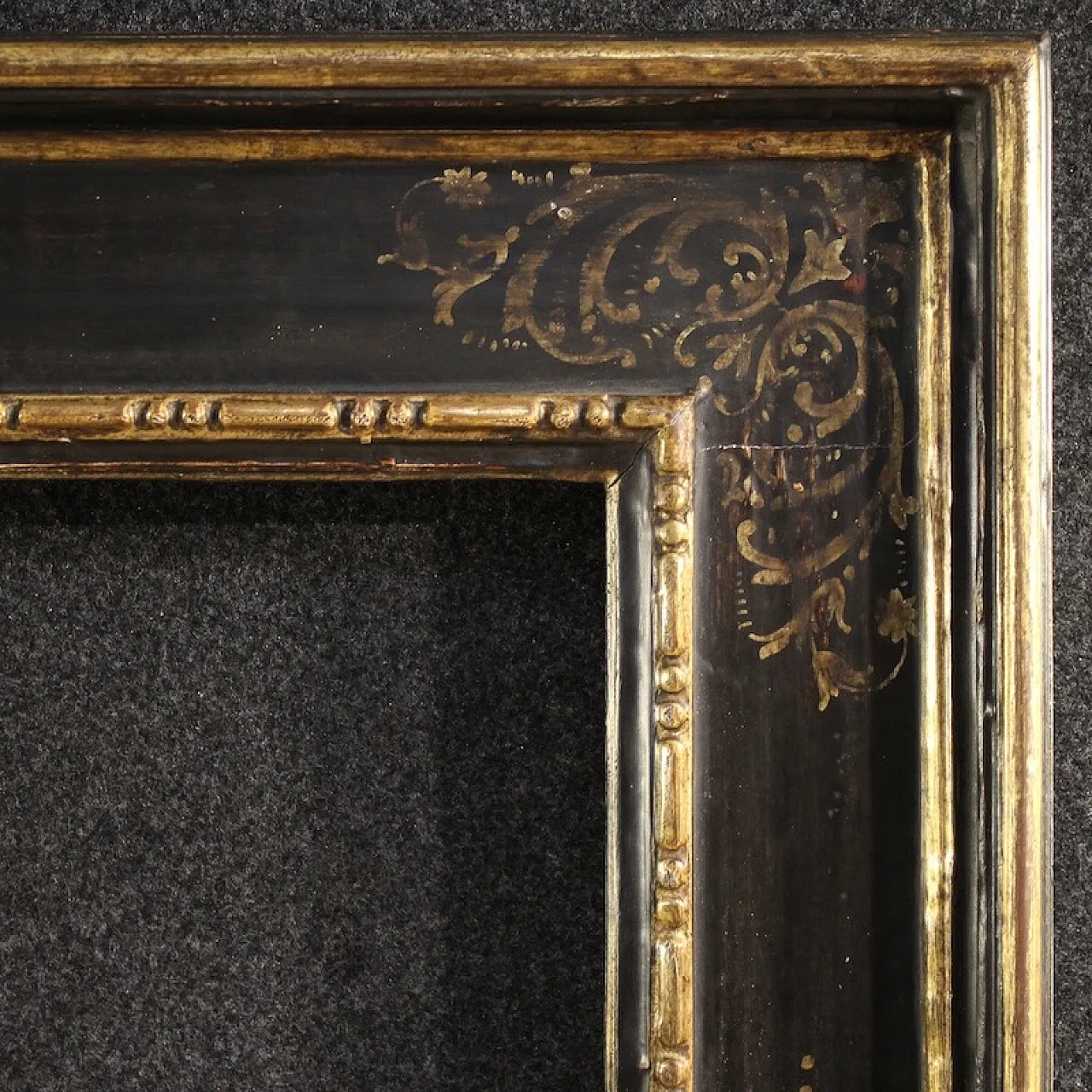Tuscan lacquered, painted and gilded frame, 20th century 11