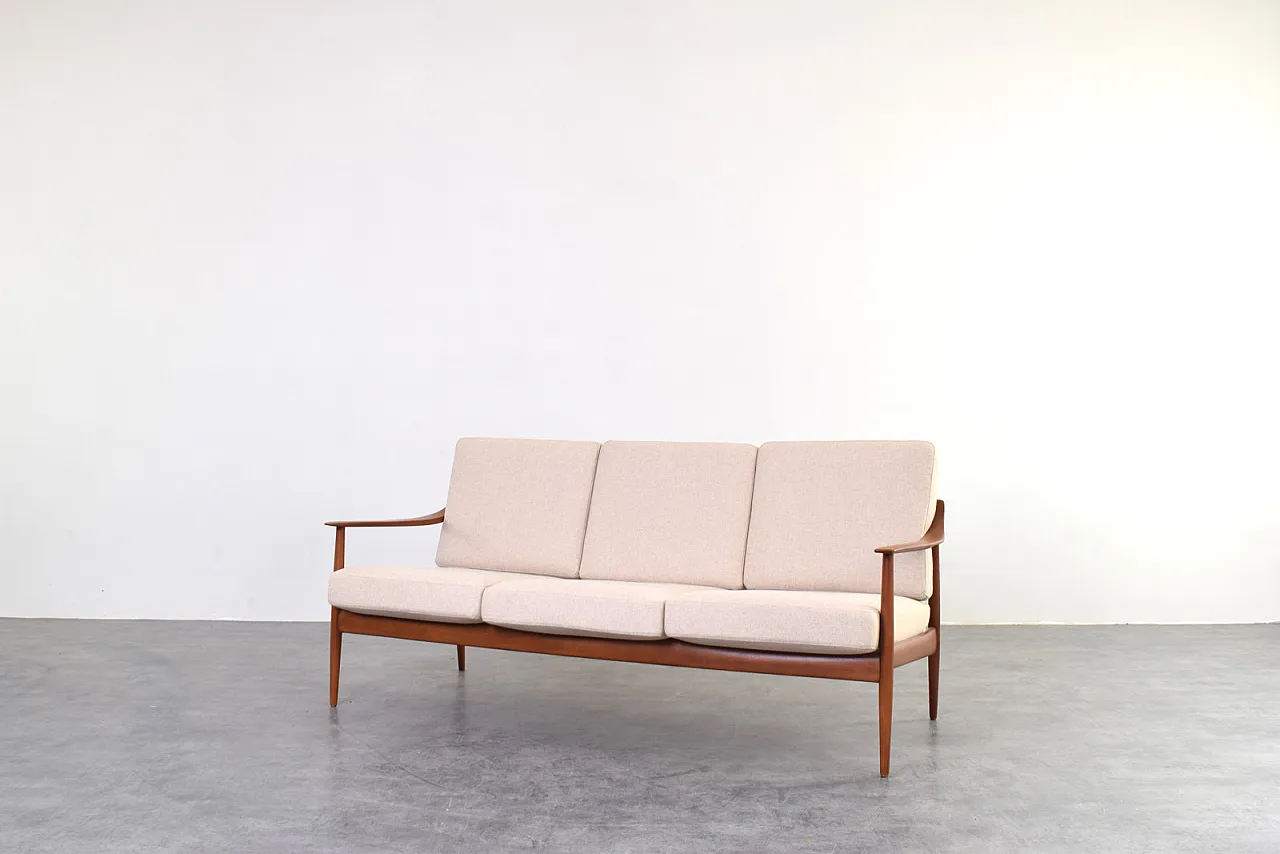 Teak Antimott sofa by Knoll, 1960s 2