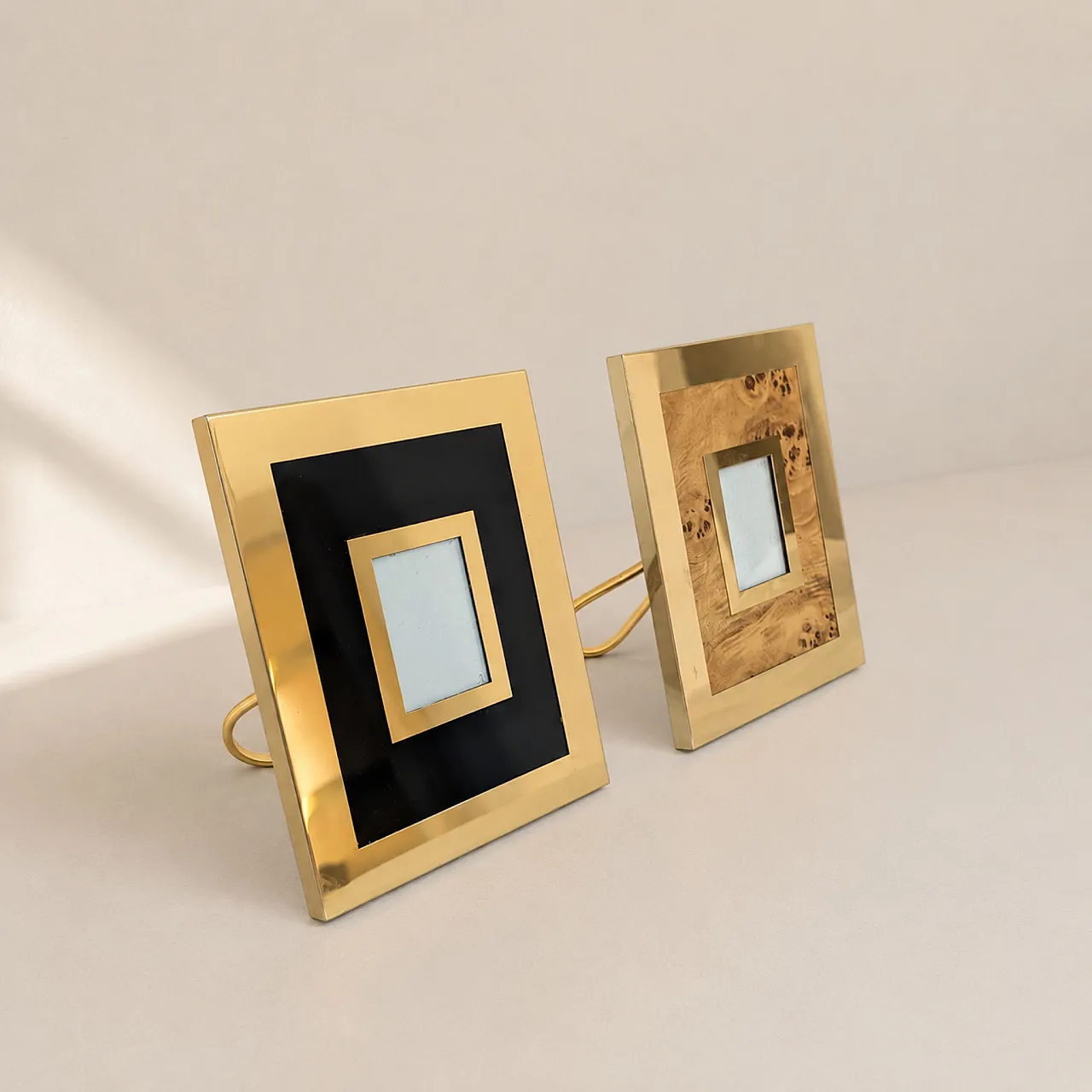 Pair of Willy Rizzo style photo frames in briar and brass, 1970s 2