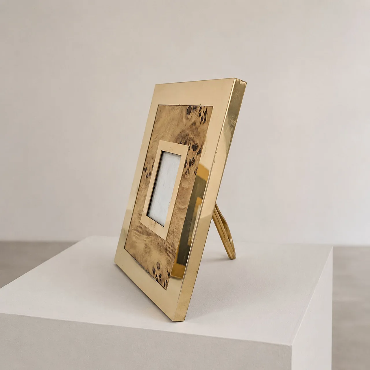 Pair of Willy Rizzo style photo frames in briar and brass, 1970s 9