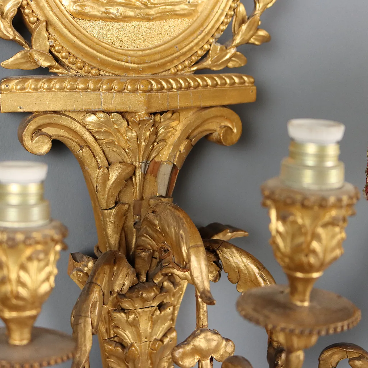 Pair of appliques in gilded wood, iron and pastille, 19th century 10