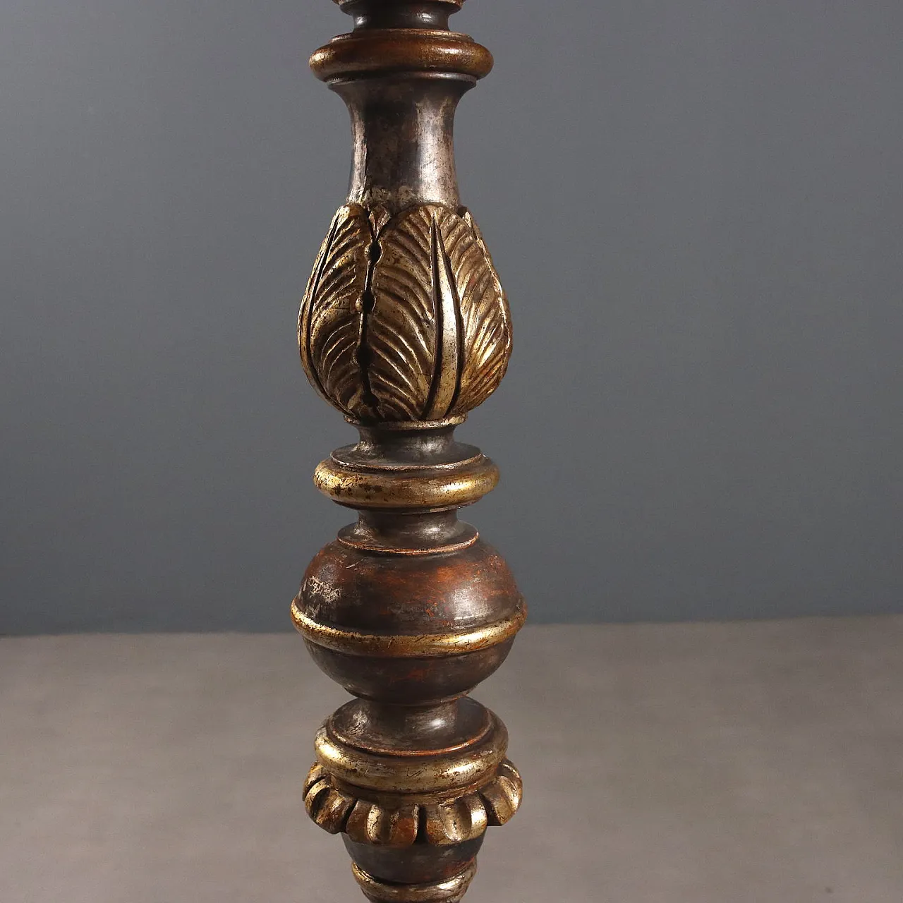 Torchere in turned and carved wood, 20th century 8