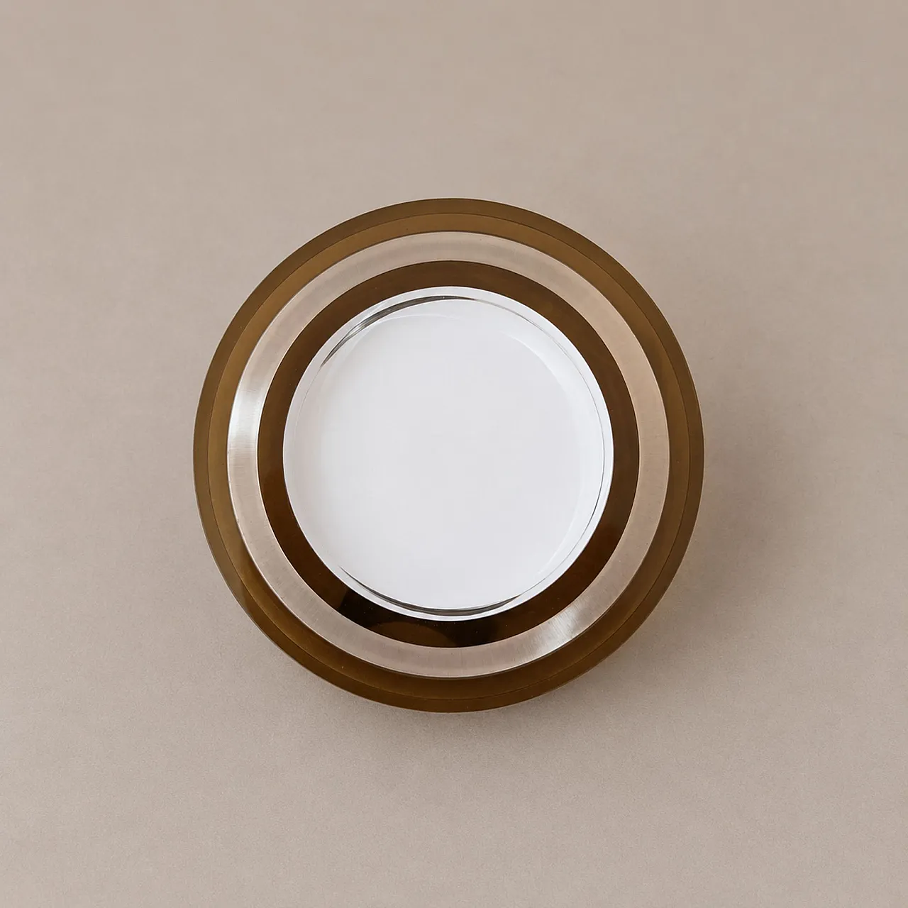 Round Italian 1970s photo frame in amber and silver lucite 4