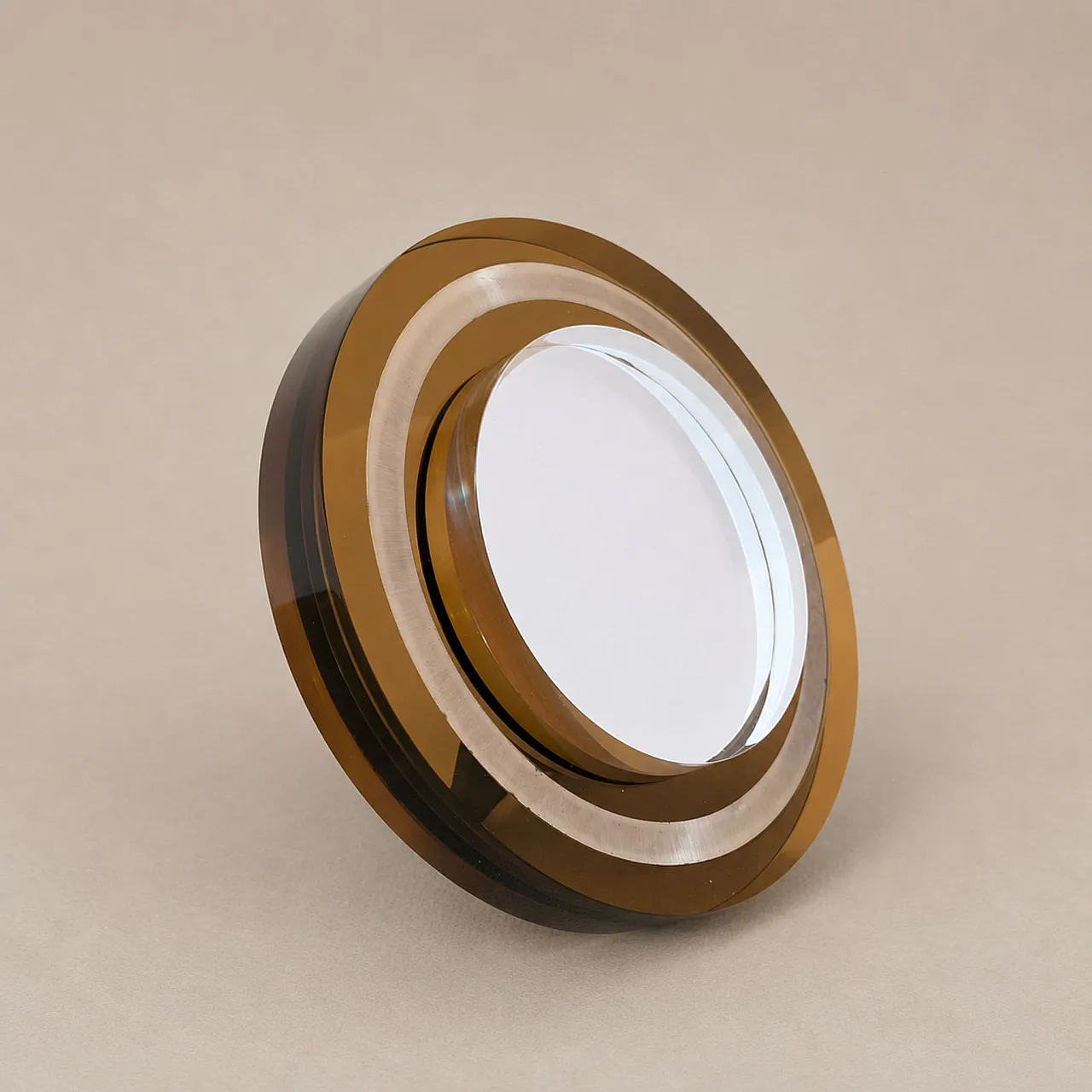 Round Italian 1970s photo frame in amber and silver lucite 7