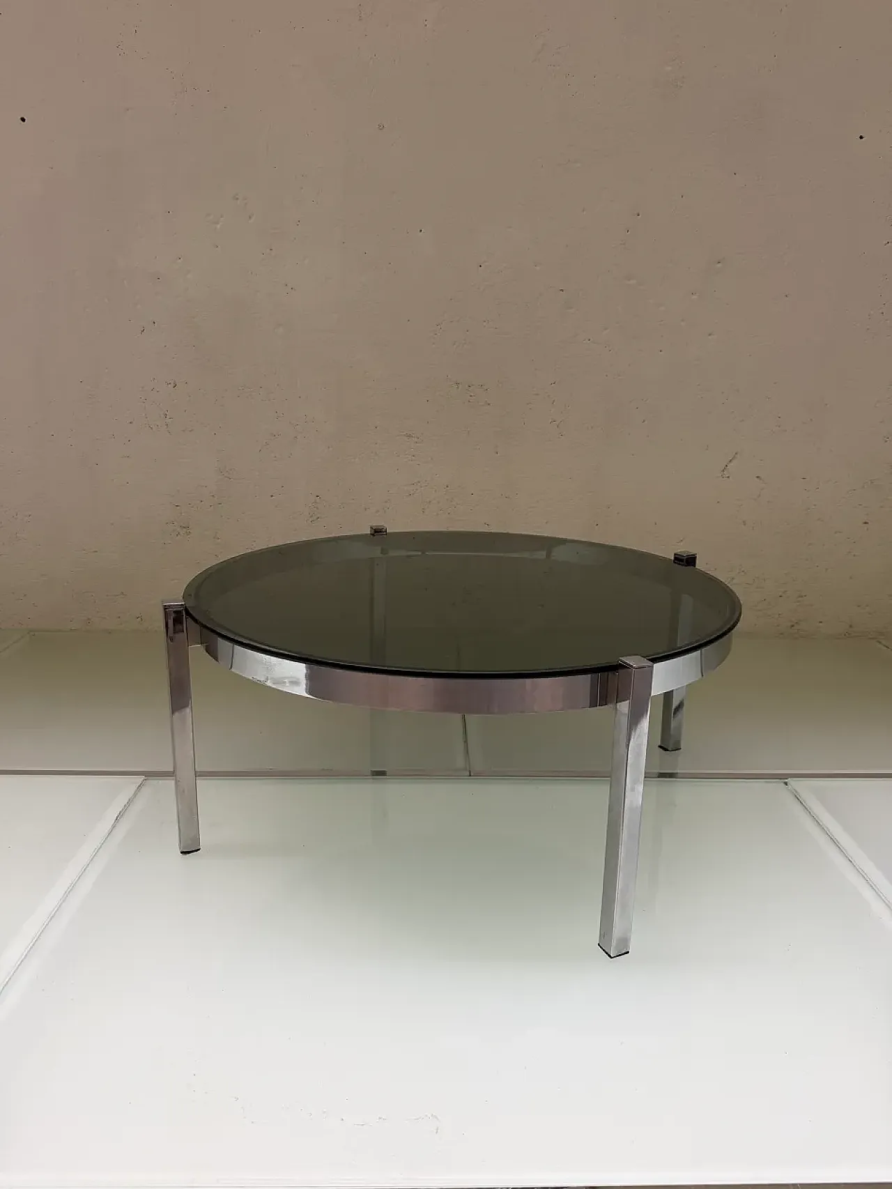 Round metal and glass coffee table, 20th century 2