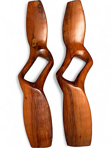 Coppia di sculture biomorfe Mid-Century in legno massiccio, anni '60