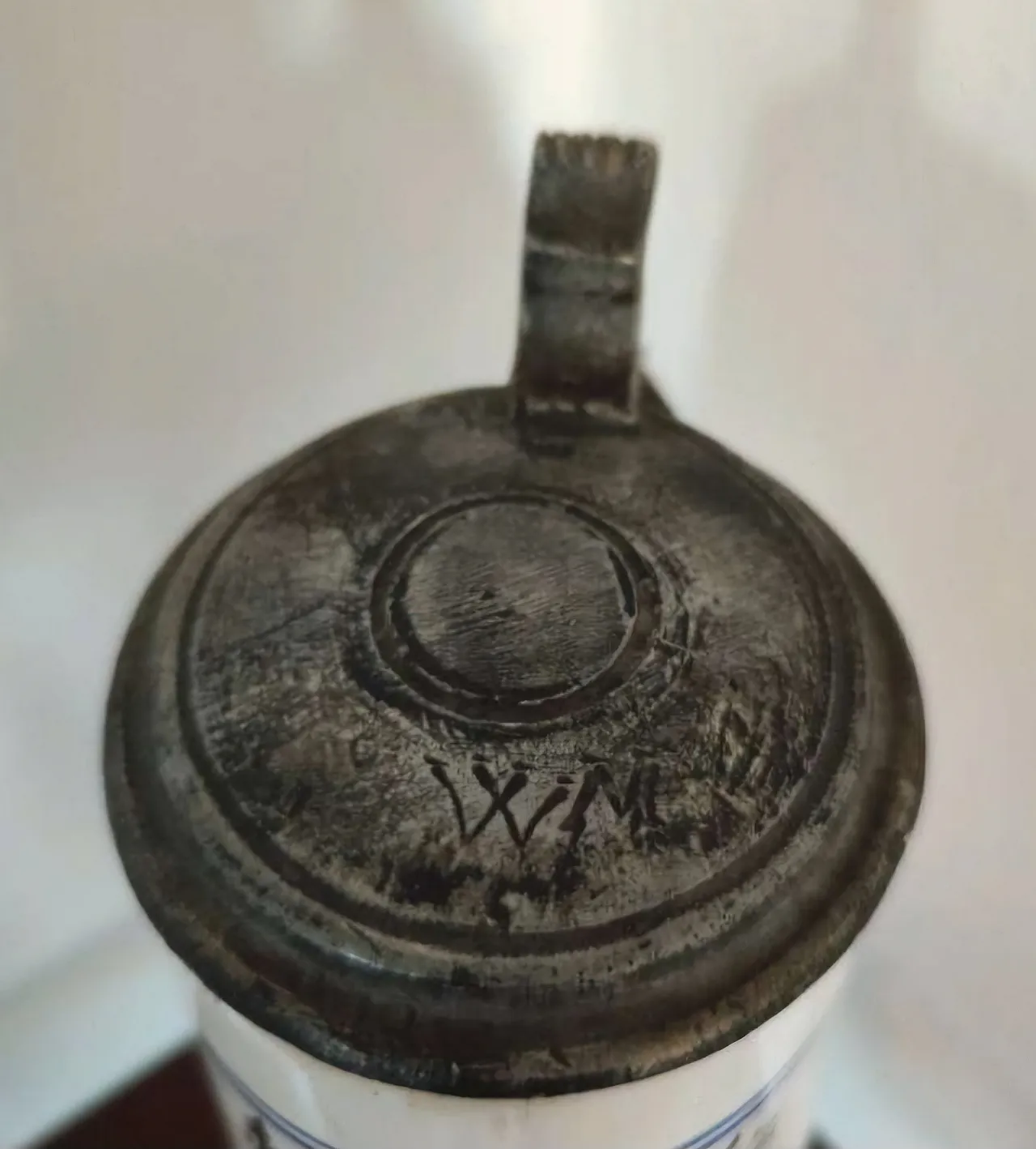Habaner Walzenkrug Pewter Lid, Mid 17th Century 7