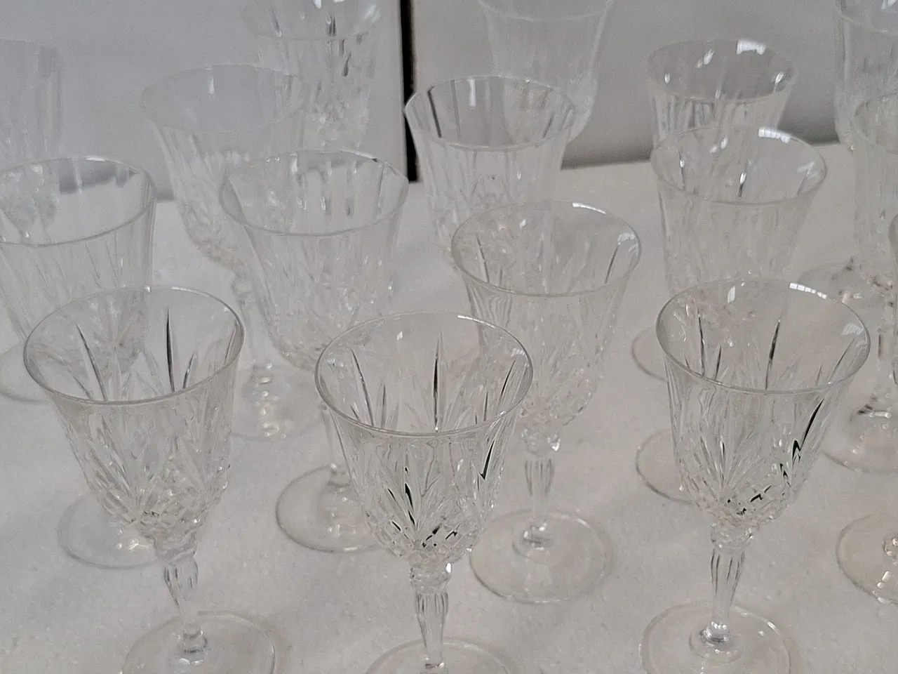 20 Hand-Cut Crystal Goblets, 1985 8