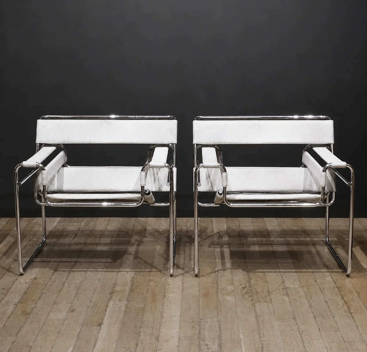 Coppia di poltrone B3 Wassilly di Knoll Studio in cuoio e  pelo, 2000 4