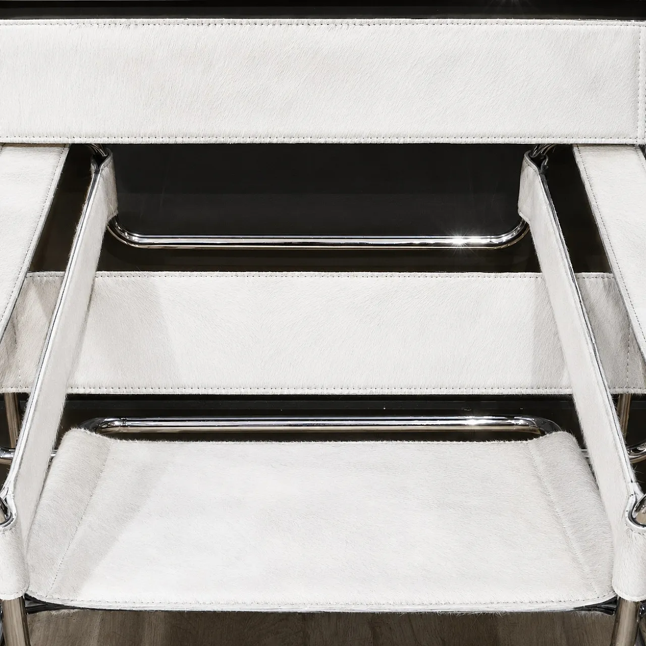 Coppia di poltrone B3 Wassilly di Knoll Studio in cuoio e  pelo, 2000 10