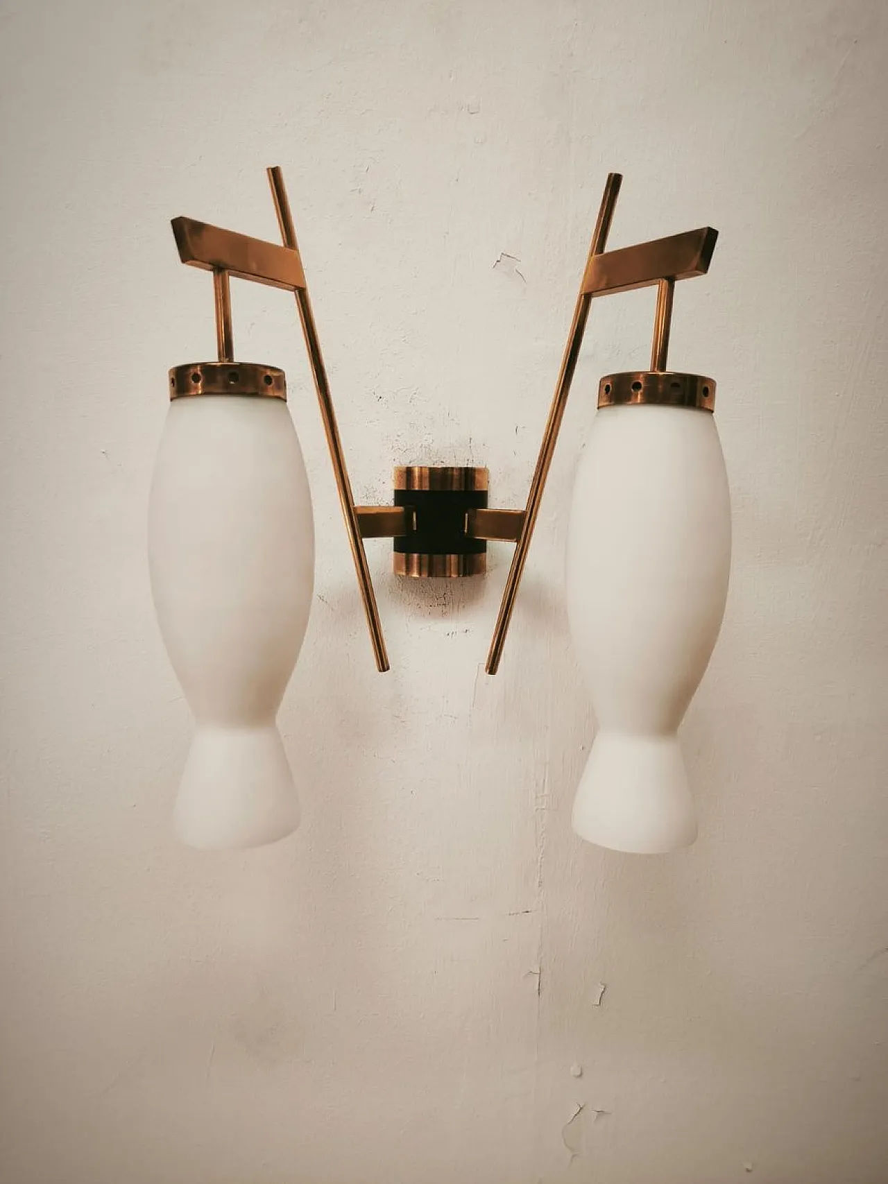 Brass wall lamp with double opal glass light, 1960s 4