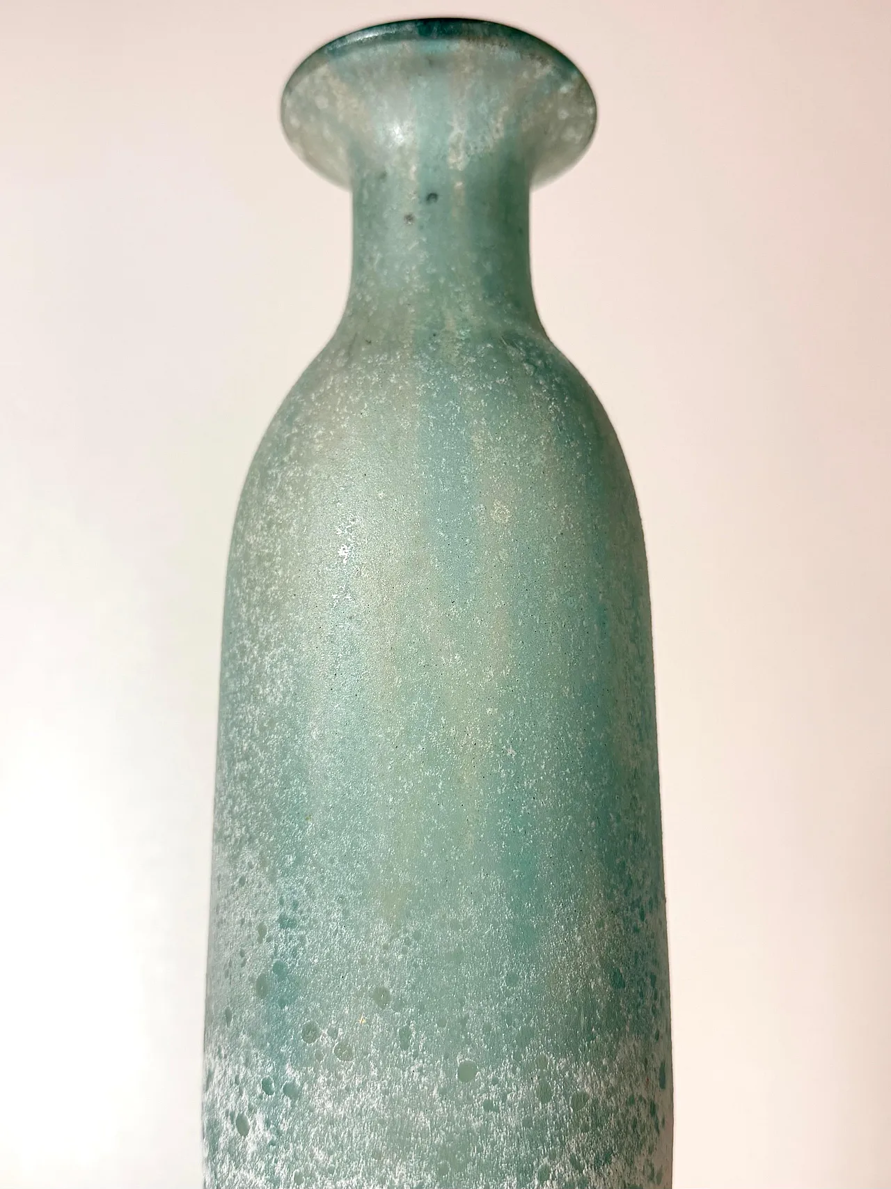Vaso bottiglia in vetro scavo attr. a Gino Cenedese, '900 9
