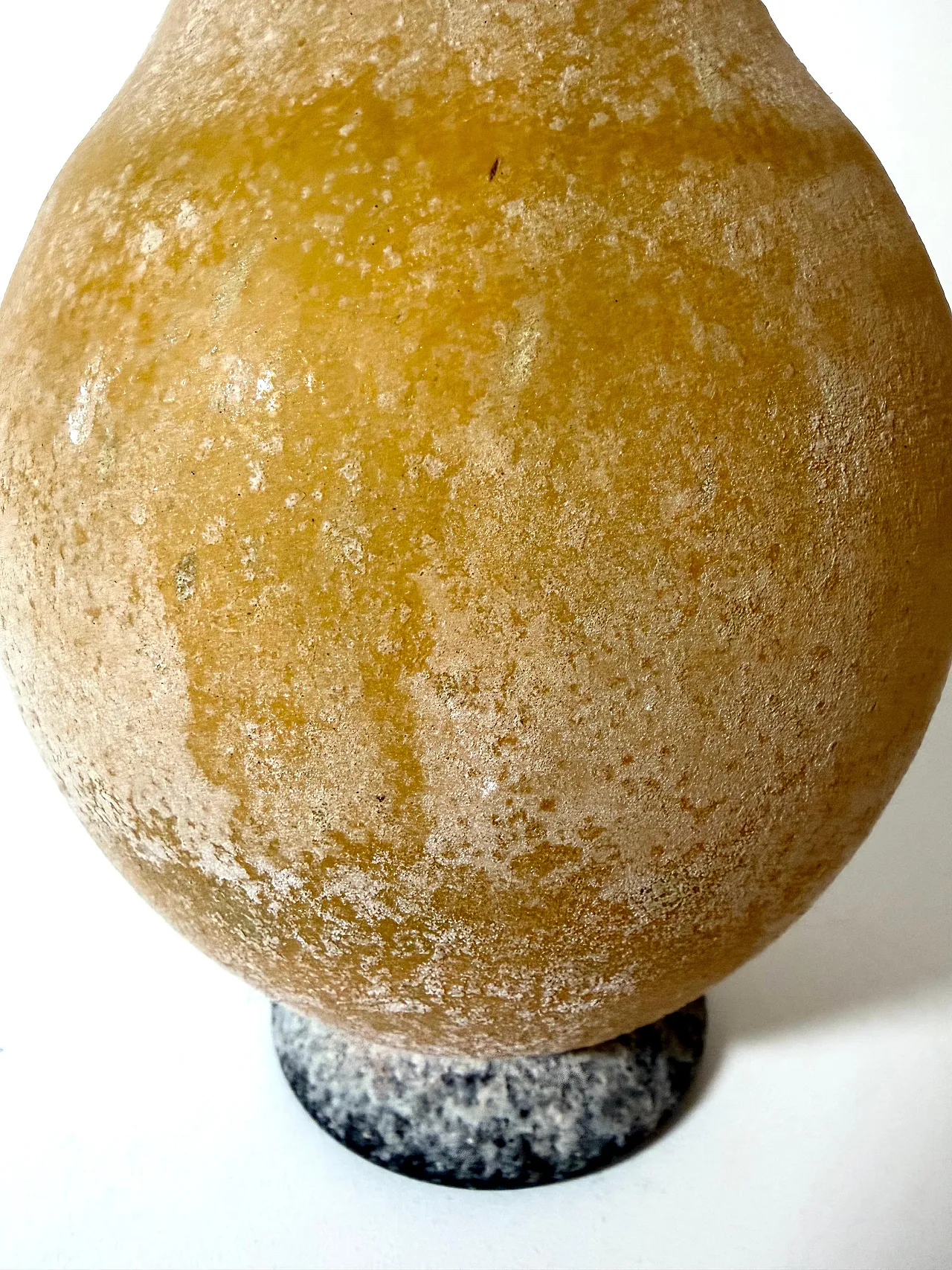 Vaso bottiglia in vetro scavo attr. a Gino Cenedese, anni '70 11