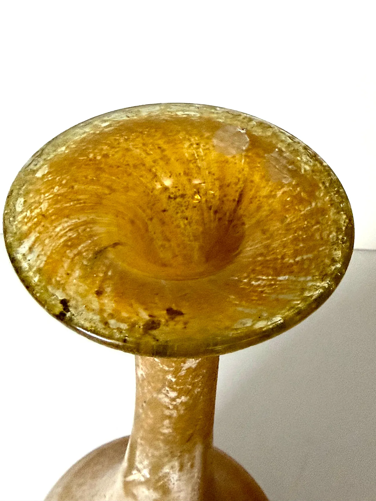 Vaso bottiglia in vetro scavo attr. a Gino Cenedese, anni '70 12
