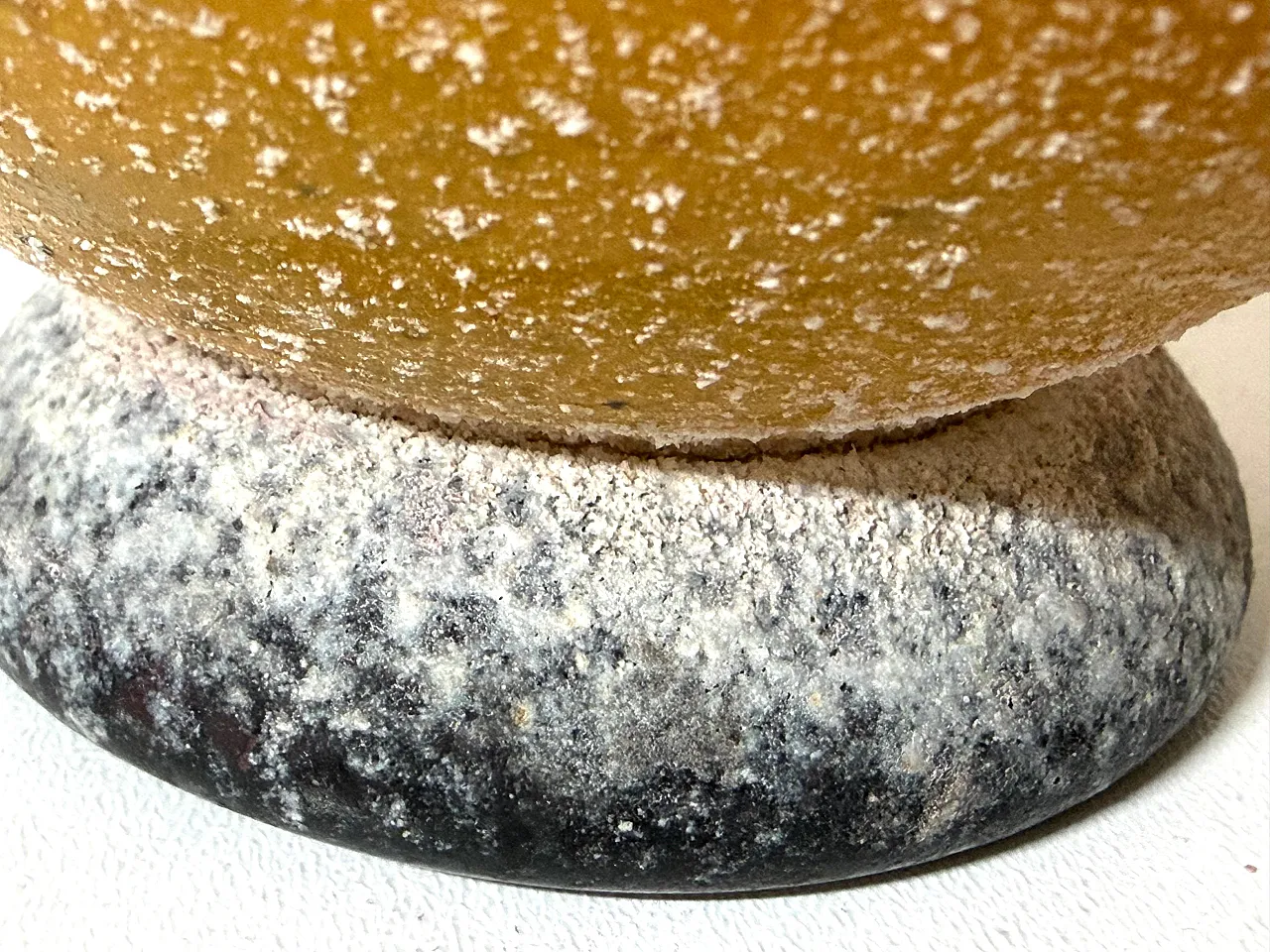 Vaso bottiglia in vetro scavo attr. a Gino Cenedese, anni '70 15