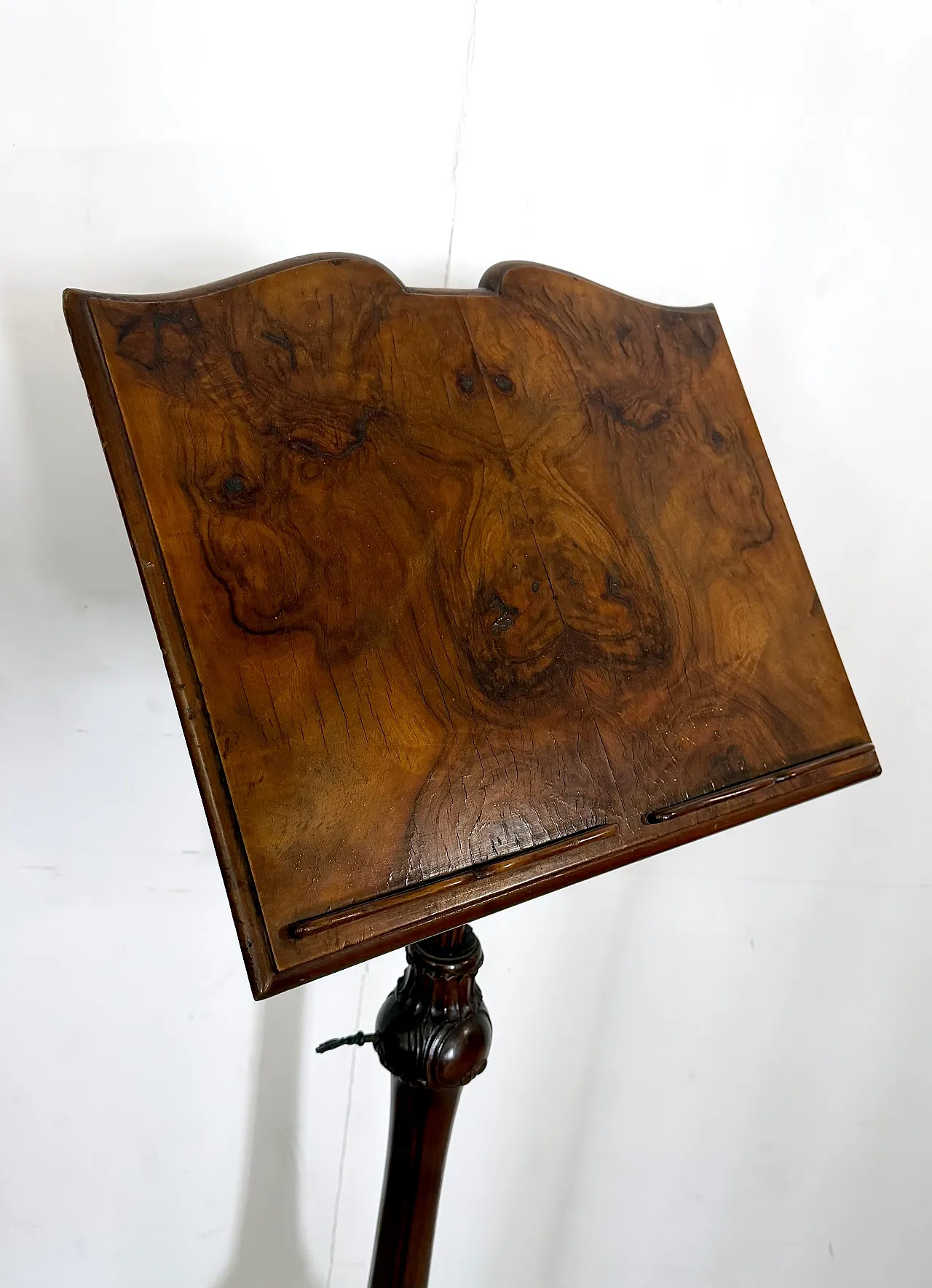 Hand-carved walnut adjustable bookend / music stand, 19th century 4