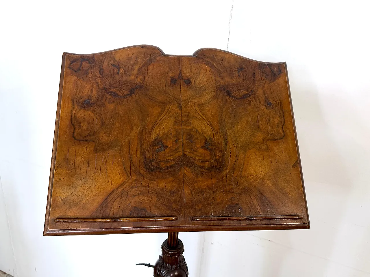 Hand-carved walnut adjustable bookend / music stand, 19th century 5