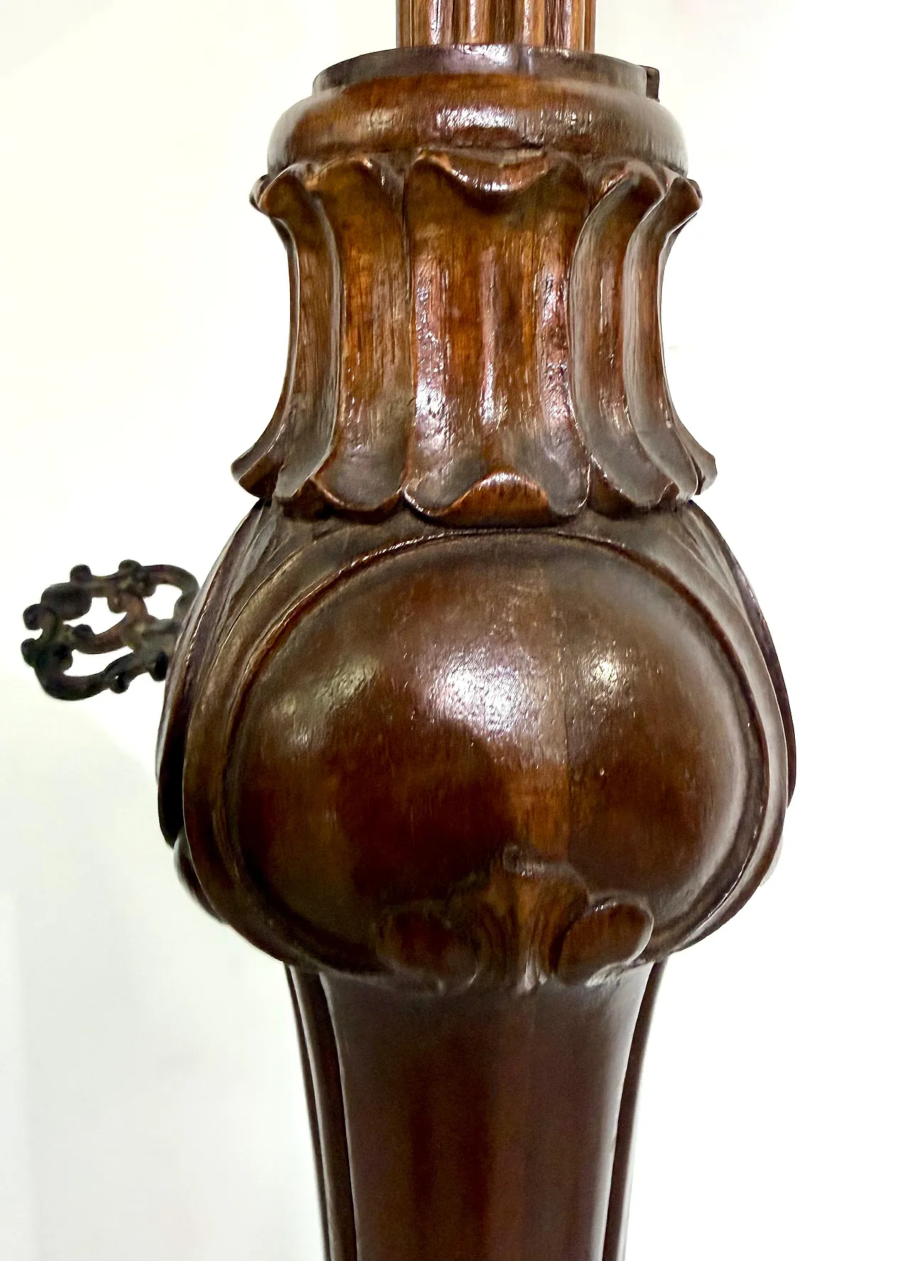 Hand-carved walnut adjustable bookend / music stand, 19th century 13