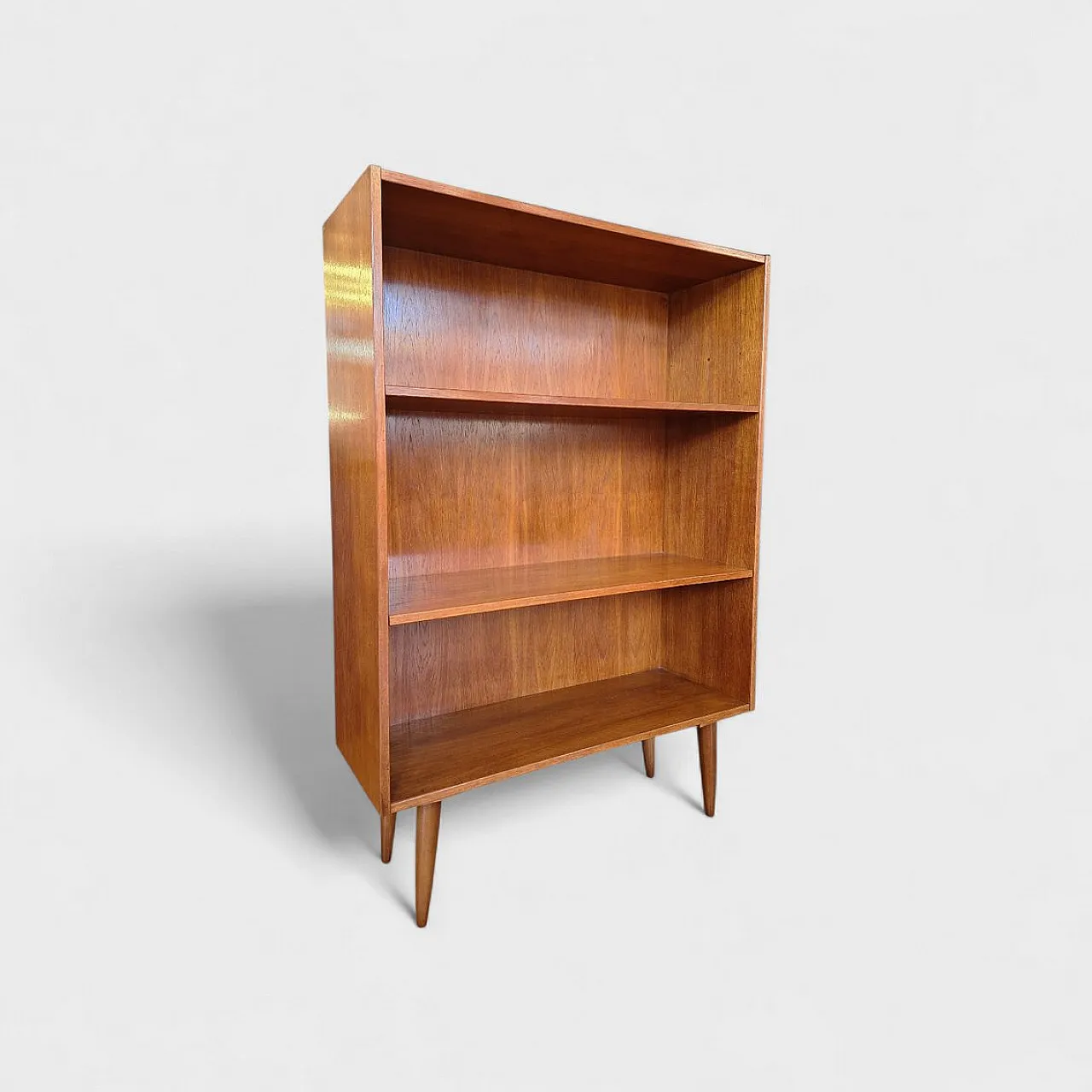 Libreria autoportante in teak con ripiani regolabili, anni '60 1