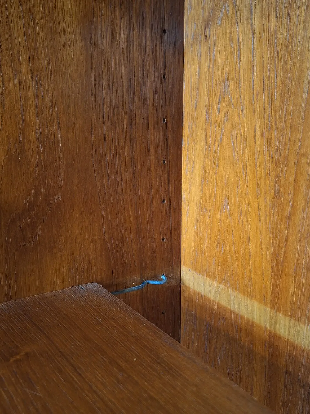 Libreria autoportante in teak con ripiani regolabili, anni '60 6