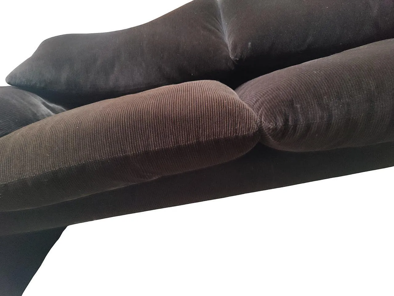 Maralunga sofa designed by Vico Magistretti for Cassina, Italy 1973 4