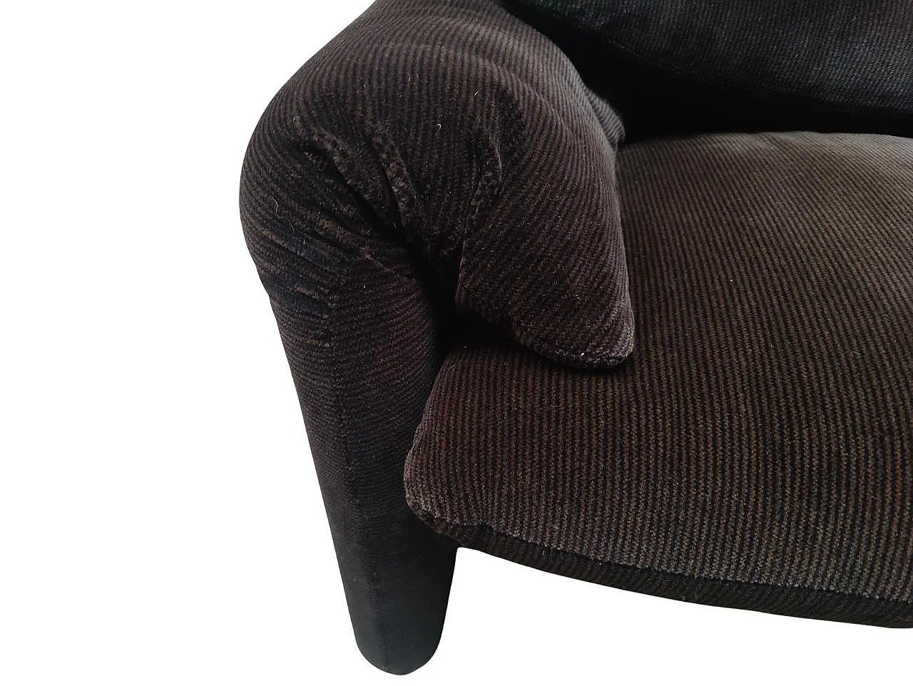 Maralunga sofa designed by Vico Magistretti for Cassina, Italy 1973 8