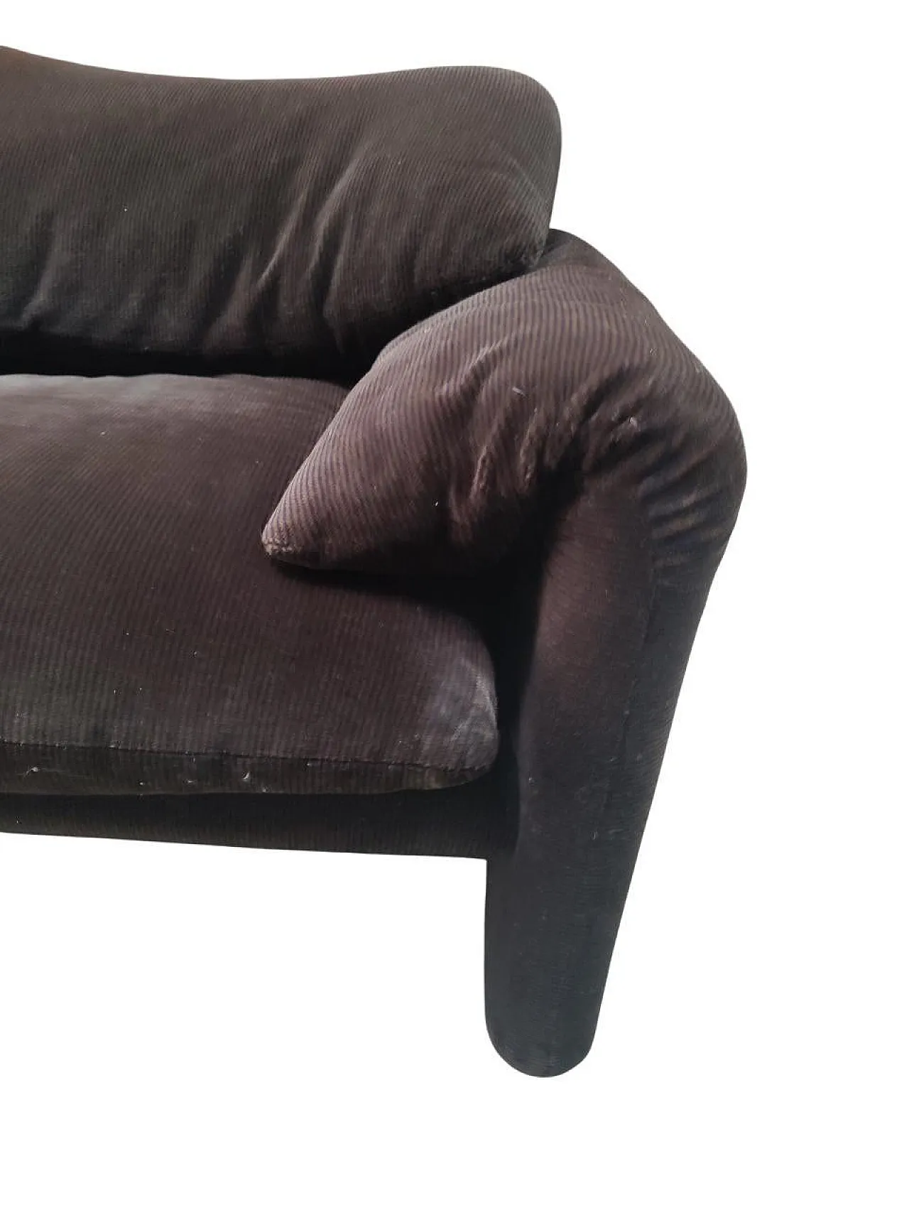 Maralunga sofa designed by Vico Magistretti for Cassina, Italy 1973 10