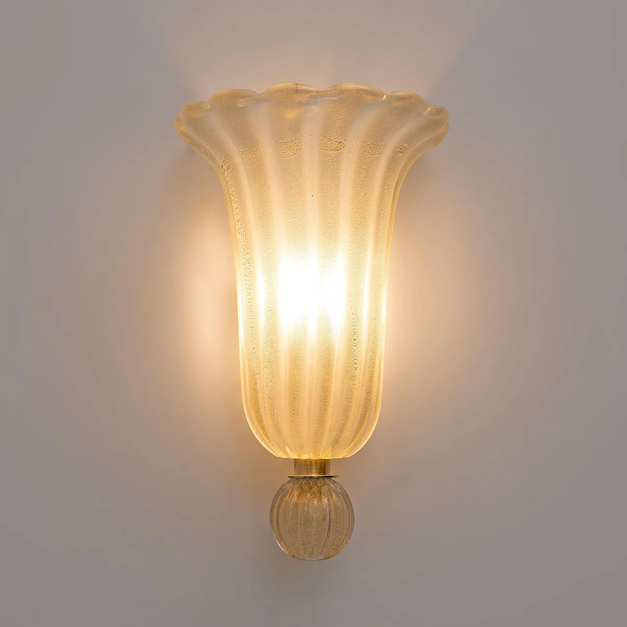 Pair of Murano glass sconces with gold dust inclusions, 20th century 4
