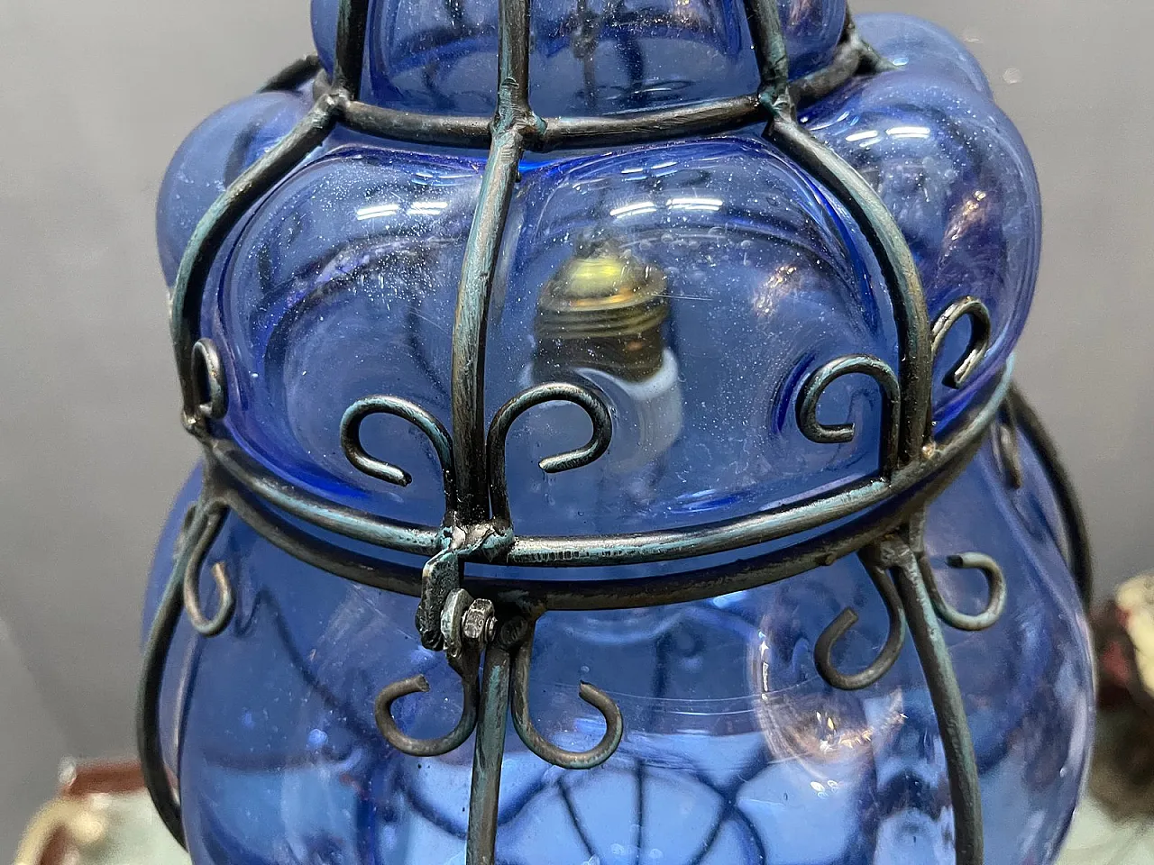 Lampada a sospensione in ferro battuto e vetro di Murano, anni '80 14