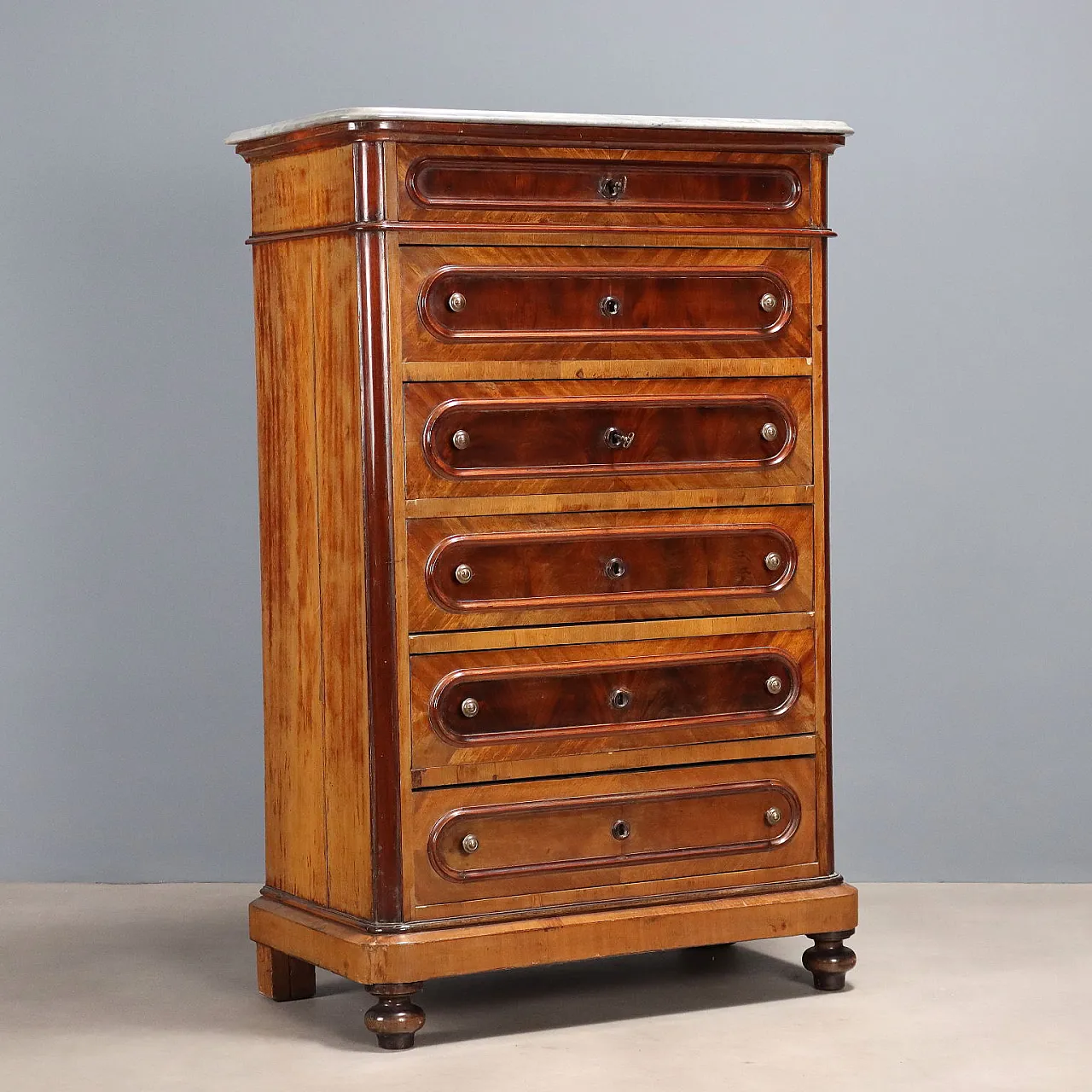 Mahogany chest of drawers, 19th century 1