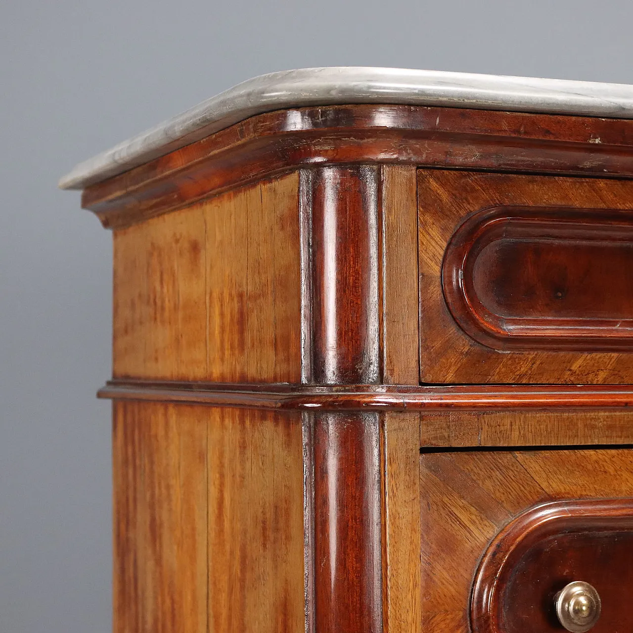 Mahogany chest of drawers, 19th century 3